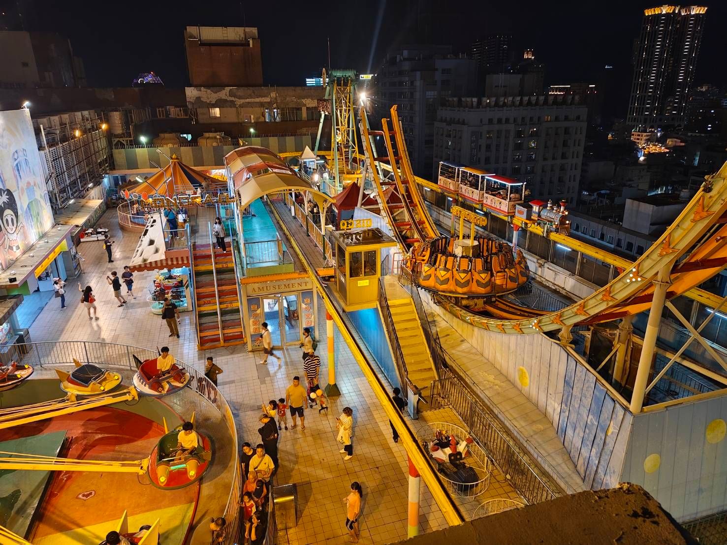 大立百貨樓頂的空中樂園。（圖／取自大立空中樂園FB）