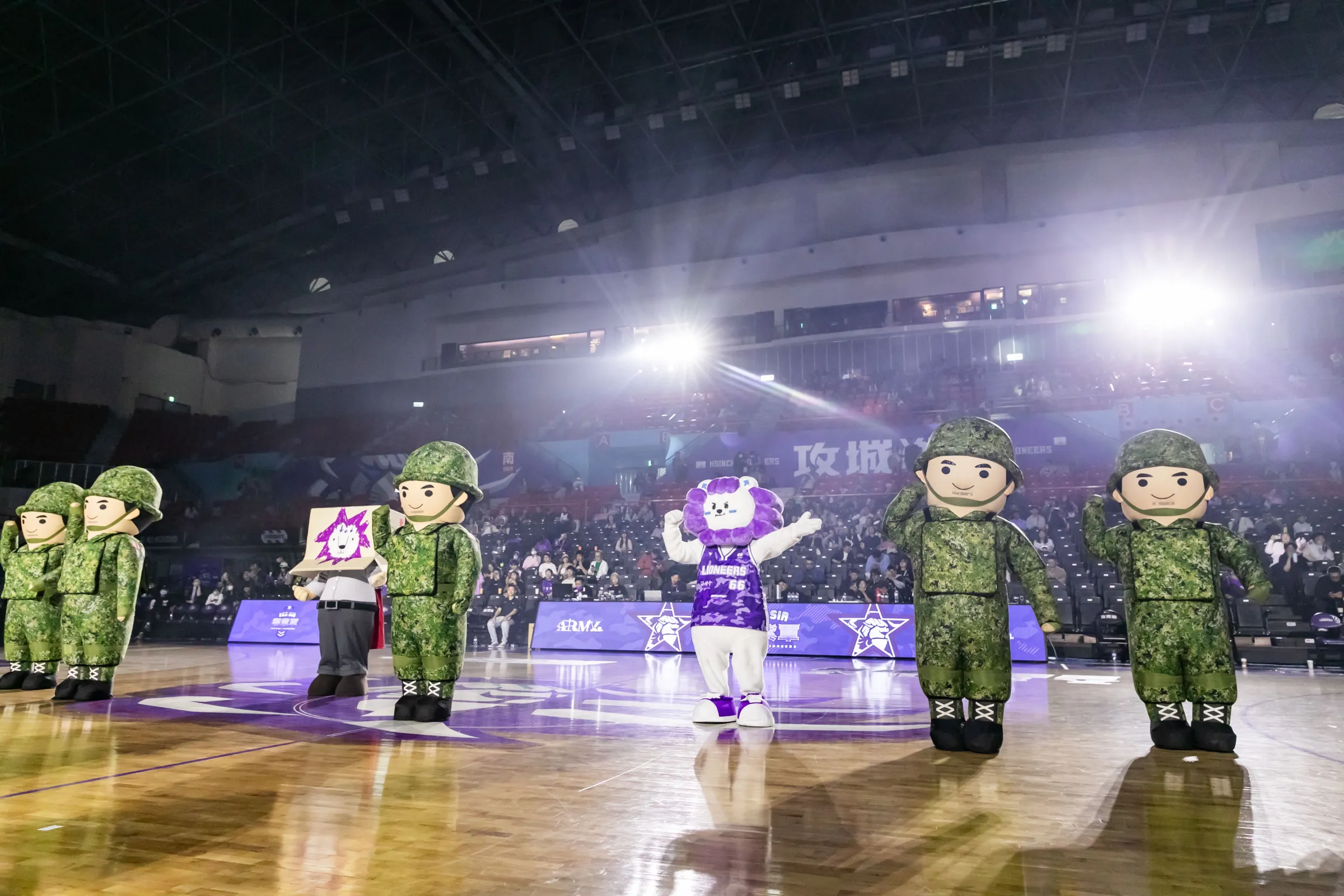 20260329-陸軍今年首度與TPBL職籃聯盟新竹御嵿攻城獅合作，於3月28、29日推出「Yes Sir獅紫軍」主題周。（陸軍提供）