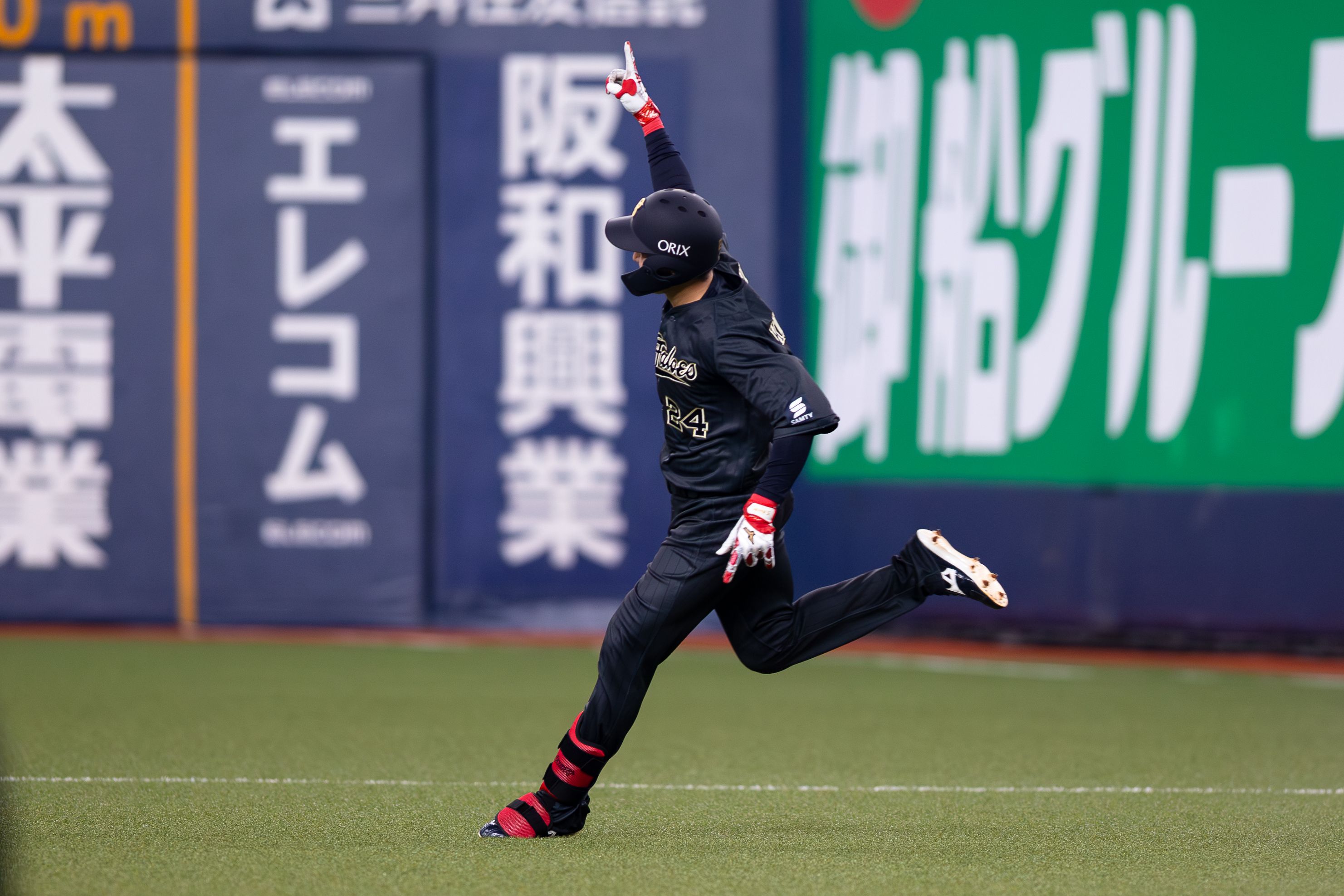 紅林弘太郎の今季1号本塁打（写真／丁勤紜撮影）