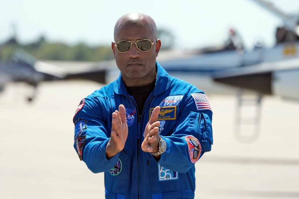 阿提米絲2號的太空人維克多・格洛弗（Victor Glover）。（AP）