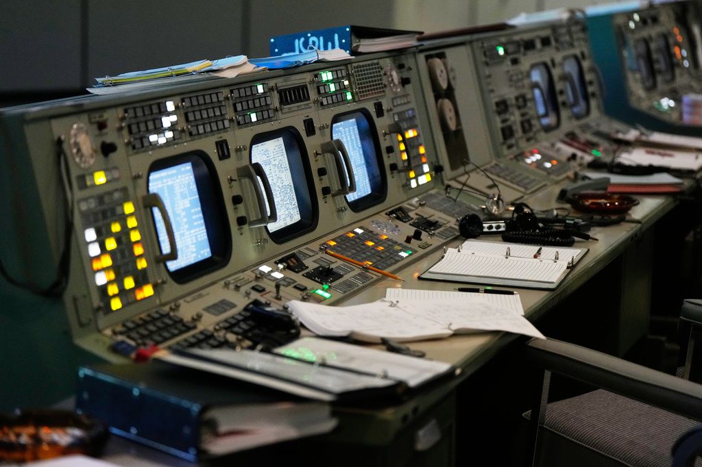 美國佛州卡納維爾角（Cape Canaveral）太空中心的中控室。（美聯社）