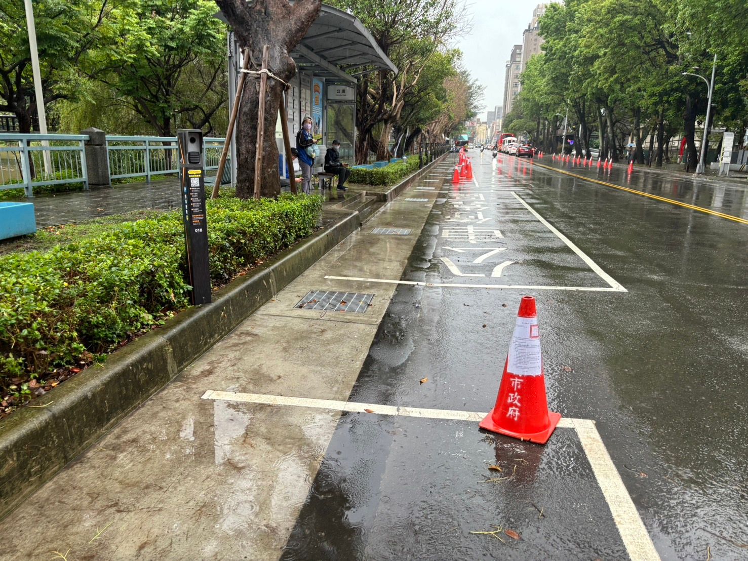 竹市東區公園路一帶暫時未出現積淹水情形。（圖／新竹市政府提供）
