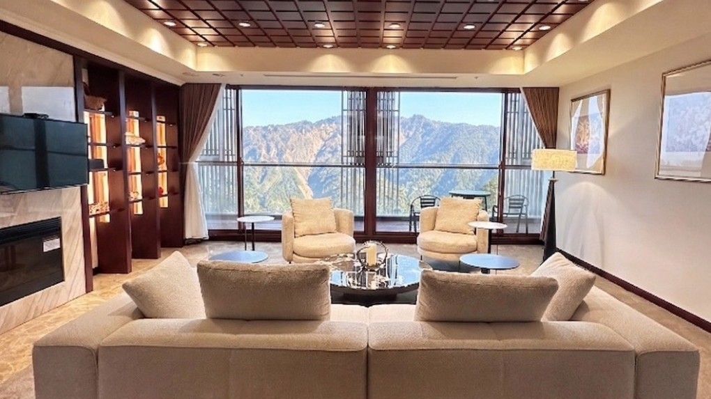 阿里山的魅力，不只是停留在鏡頭所捕捉的風景，更存在於大山之間流動的故事與壯麗景觀和連綿的阿里山群峰。（圖/阿里山賓館提供）