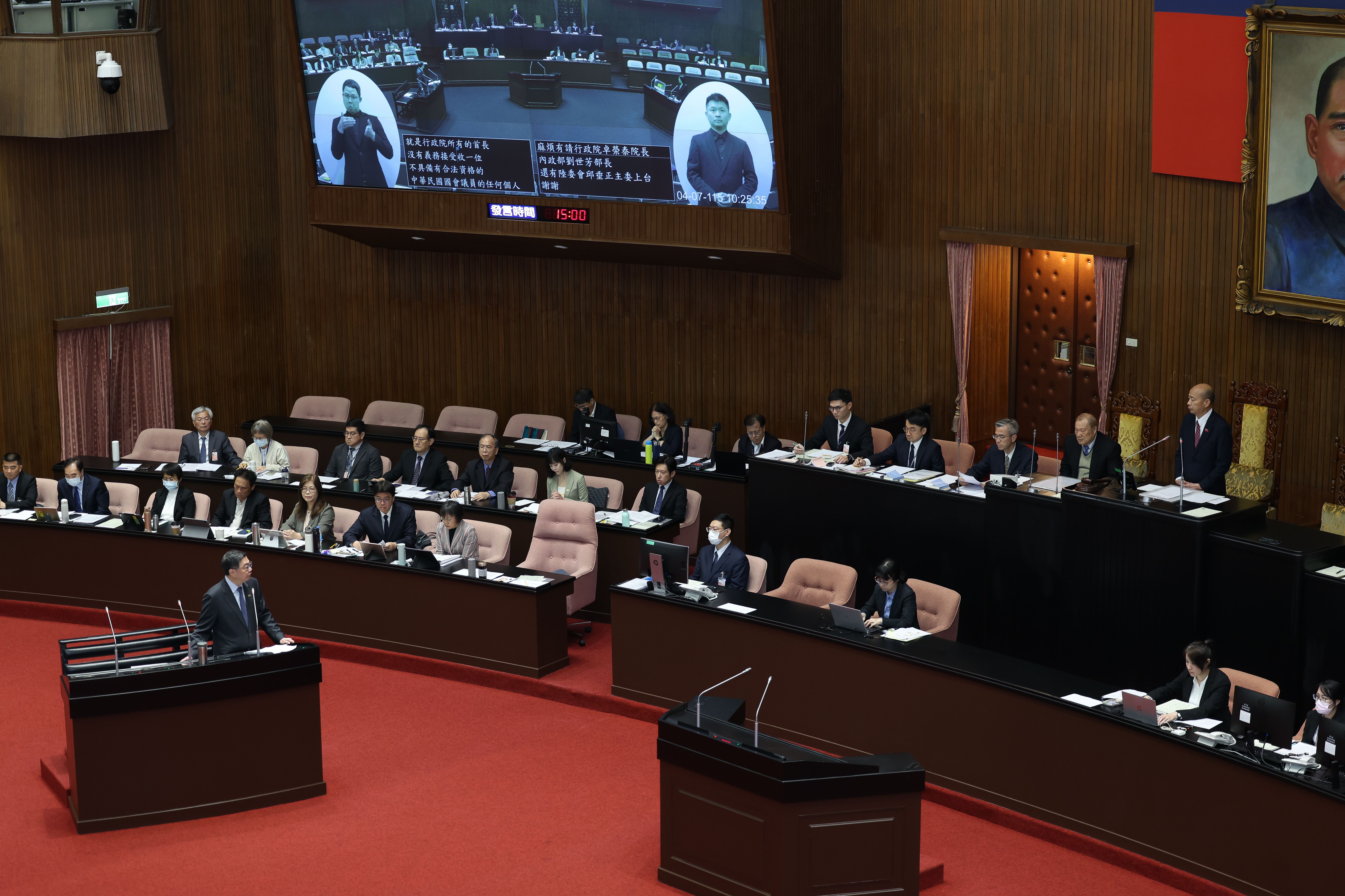 20260407-行政院長卓榮泰向立法院長韓國瑜說明，因立委李貞秀之國籍身份爭議，卓榮泰與行政團隊將拒絕備詢。（陳品佑攝）