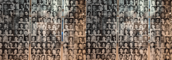 建在廣東山亭紀念舘內的「南僑機工紀念館」，以豐富的文物、圖片和文字，介紹南 僑機工事蹟。尤為醒目的是紀念館中整面的照片牆，其上有八百多位南僑機工的照片 。(圖/作者提供)