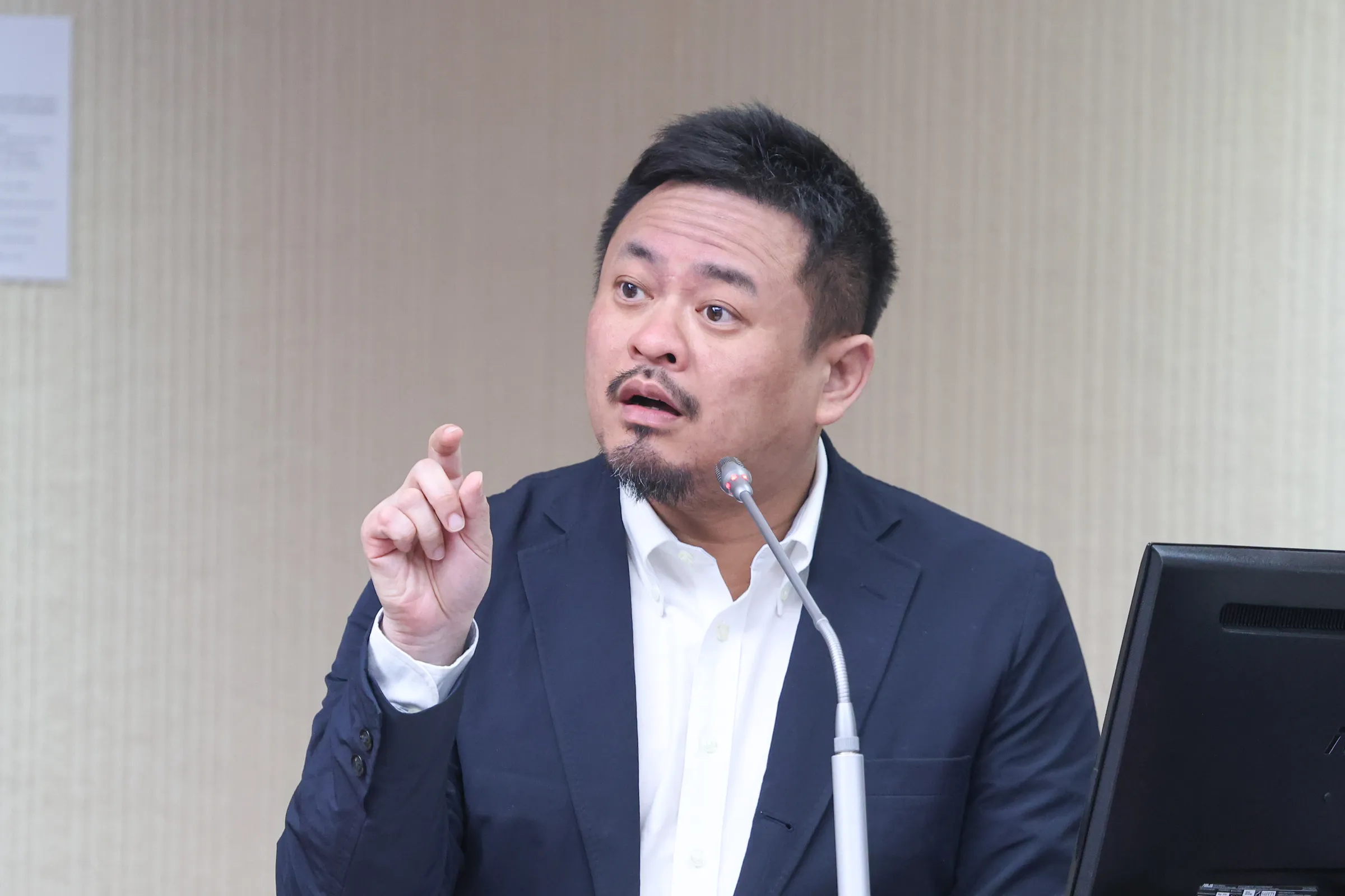 20260409-勞動部長洪申翰9日於衛環委員會備詢。（顏麟宇攝）