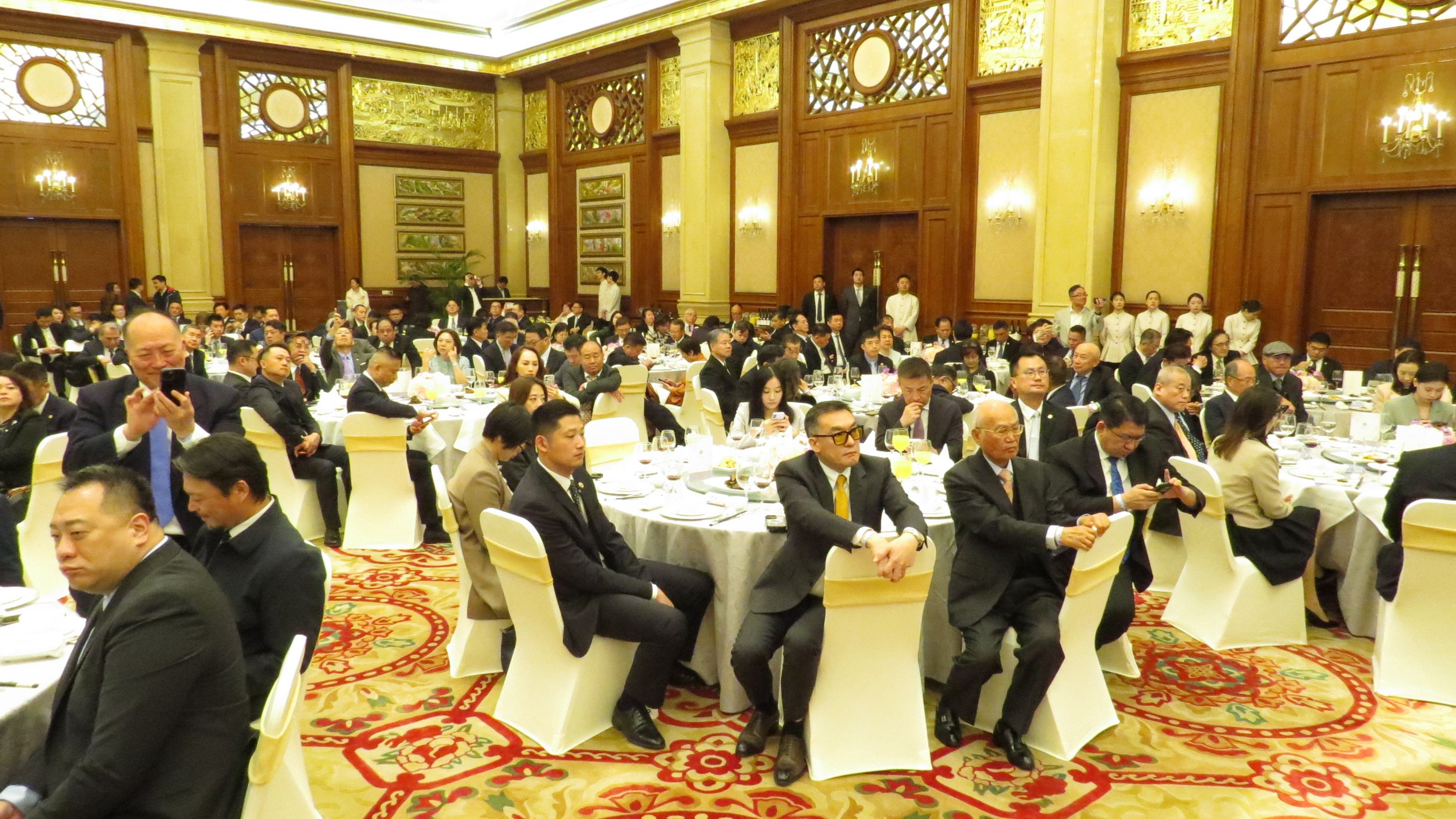 國民黨主席鄭麗文率團訪問大陸，2026年4月9日中午與台商舉行餐敘座談。（楊騰凱攝）