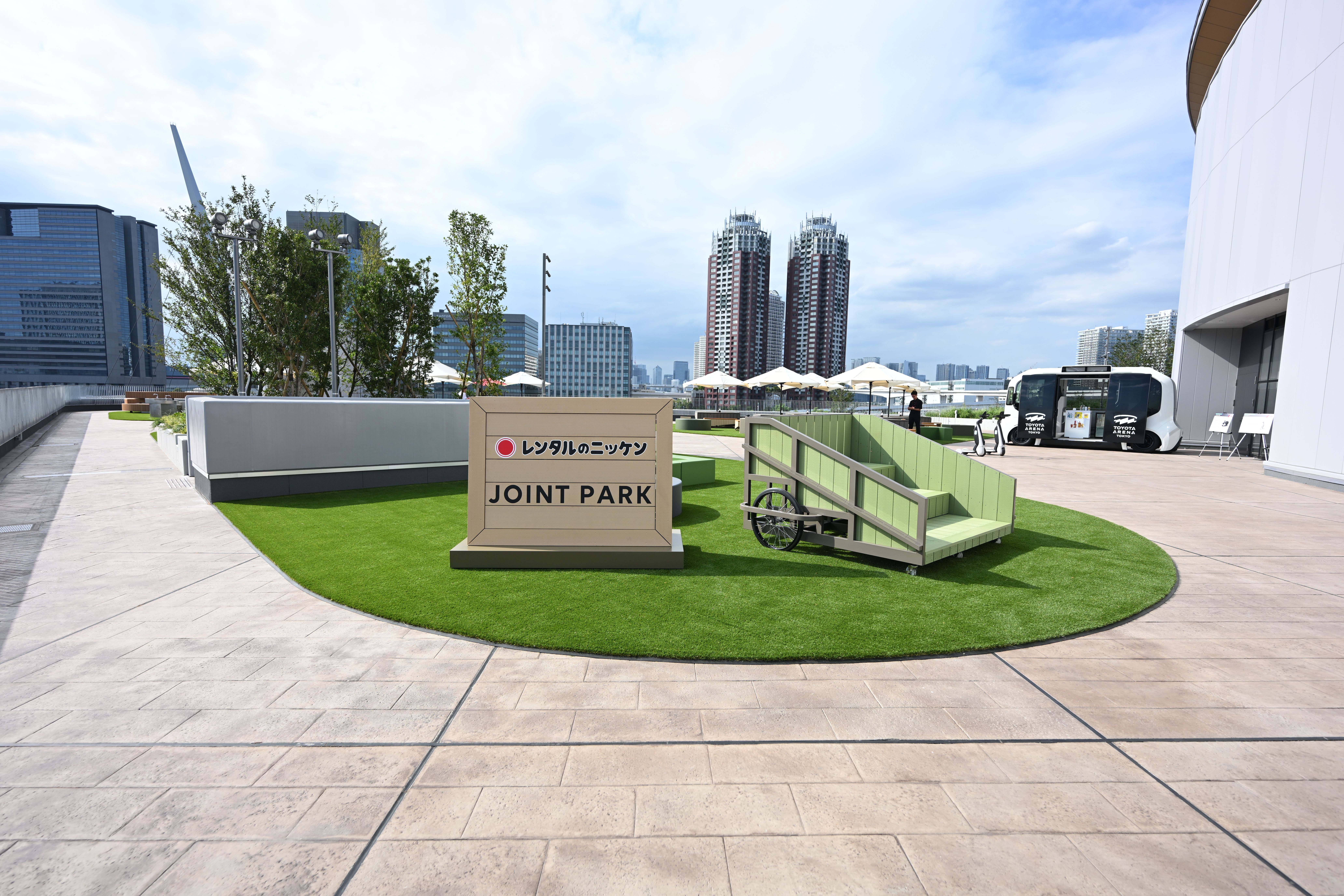 トヨタグループ3社の緊密な連携により誕生したTOYOTA ARENA TOKYOは、地域やファンと一丸となる「WE」の精神を掲げ、次世代の街づくりを牽引する。ⒸTOYOTA ARENA TOKYO 