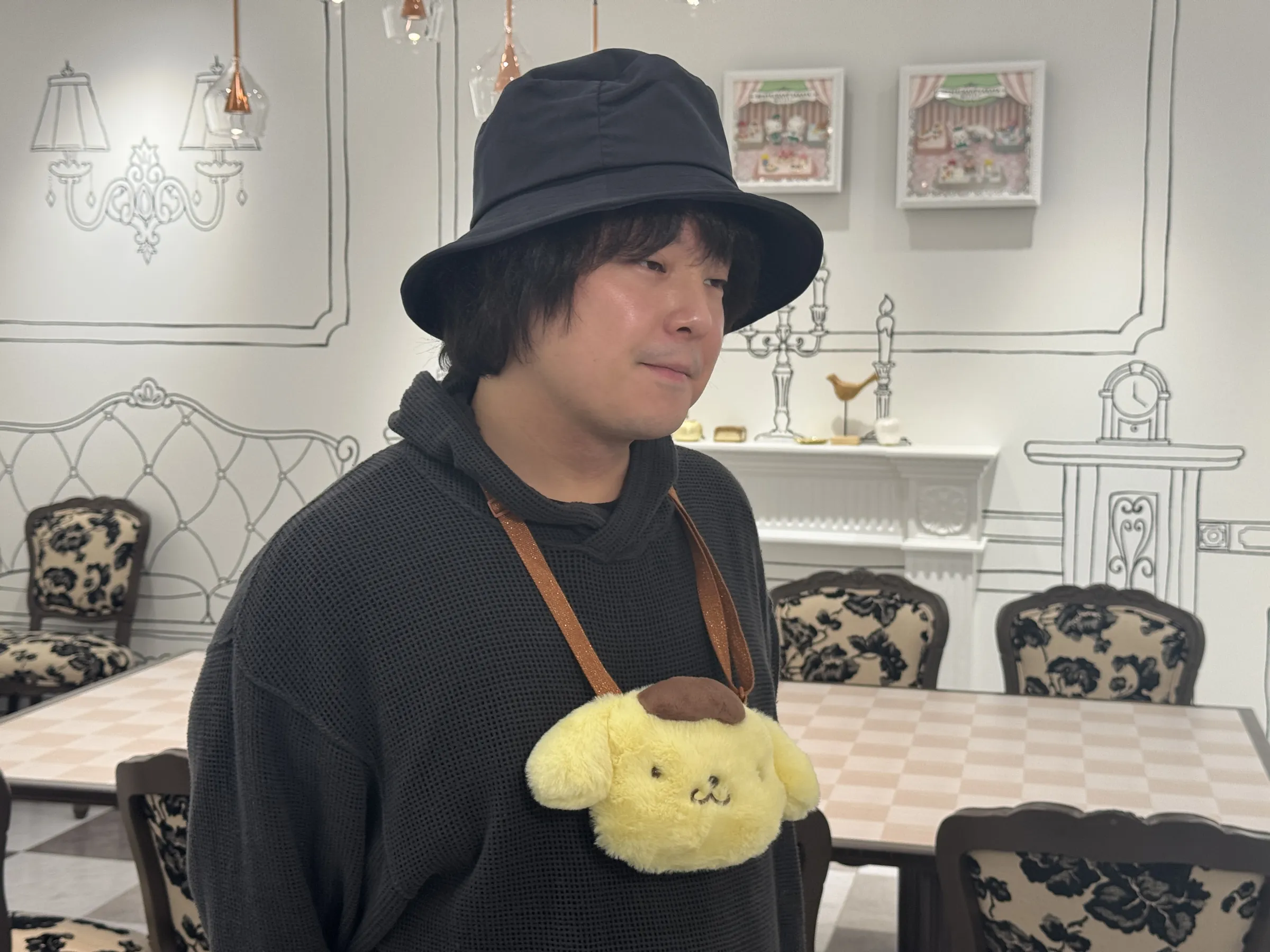 サンリオピューロランドの30周年イベント取材にて、明円卓氏と担当者が記者の的確な問いに答え、展示に込めた愛される理由の可視化とデジタルフィギュア導入の狙いを明かした。黃信維