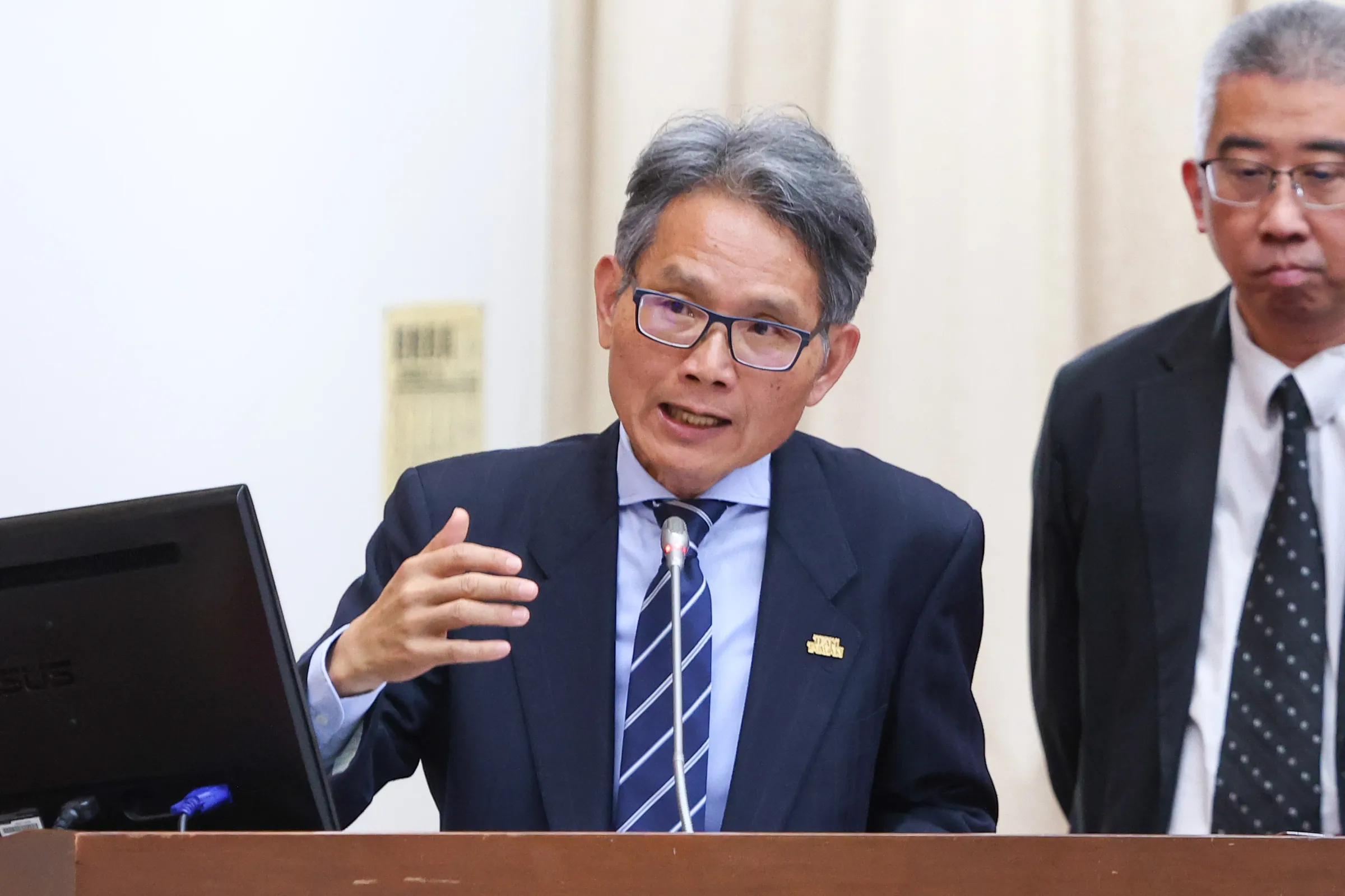 20260413-經濟部次長賴建信13日於財政委員會備詢。（顏麟宇攝）