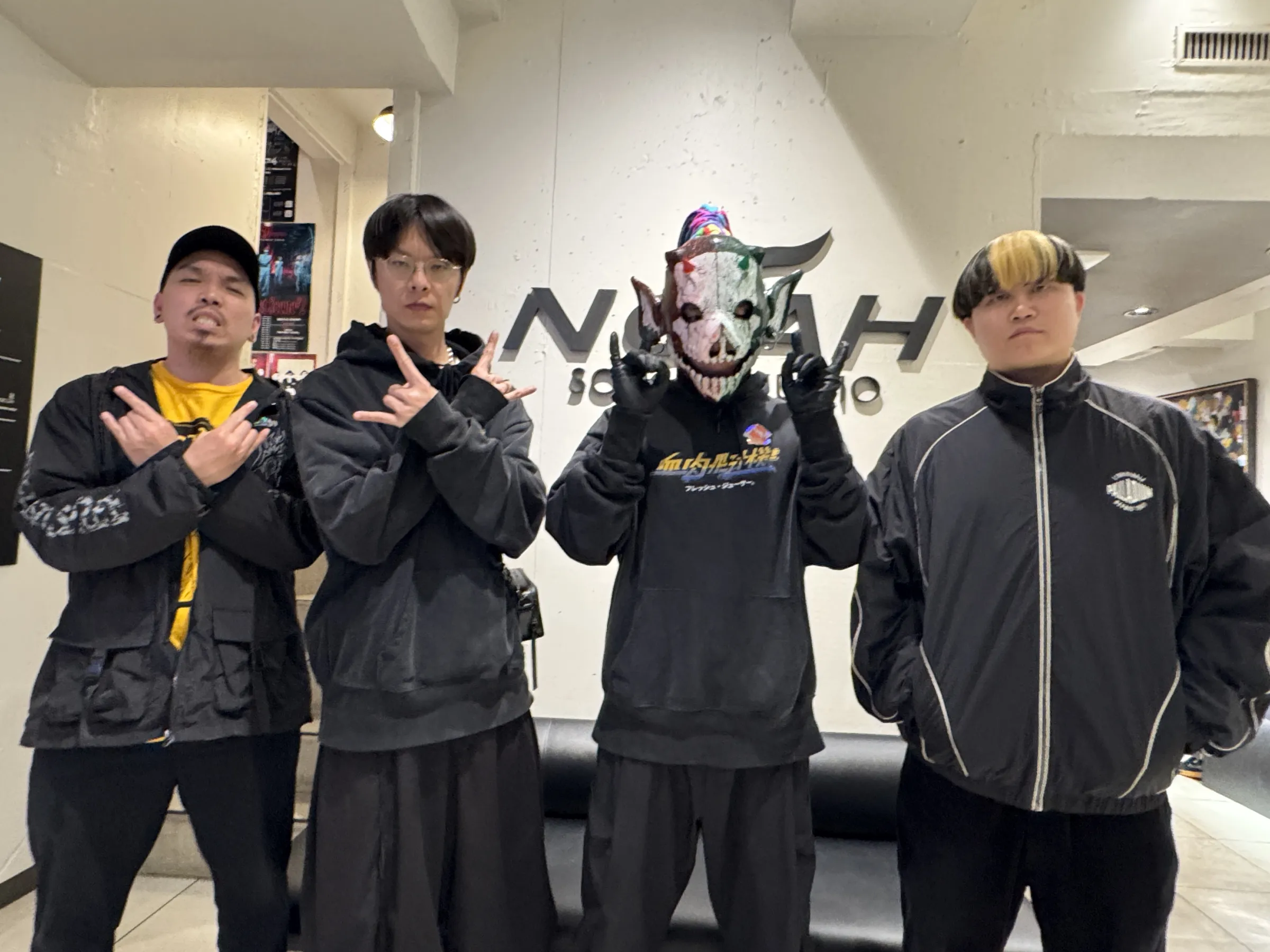 台湾の特色を世界へ示すFlesh Juicerが日本ツアーの独占取材で国内市場の飽和と若手への苦言を呈し、今後は国際舞台進出へ全力を注ぐと宣言した。黃信維