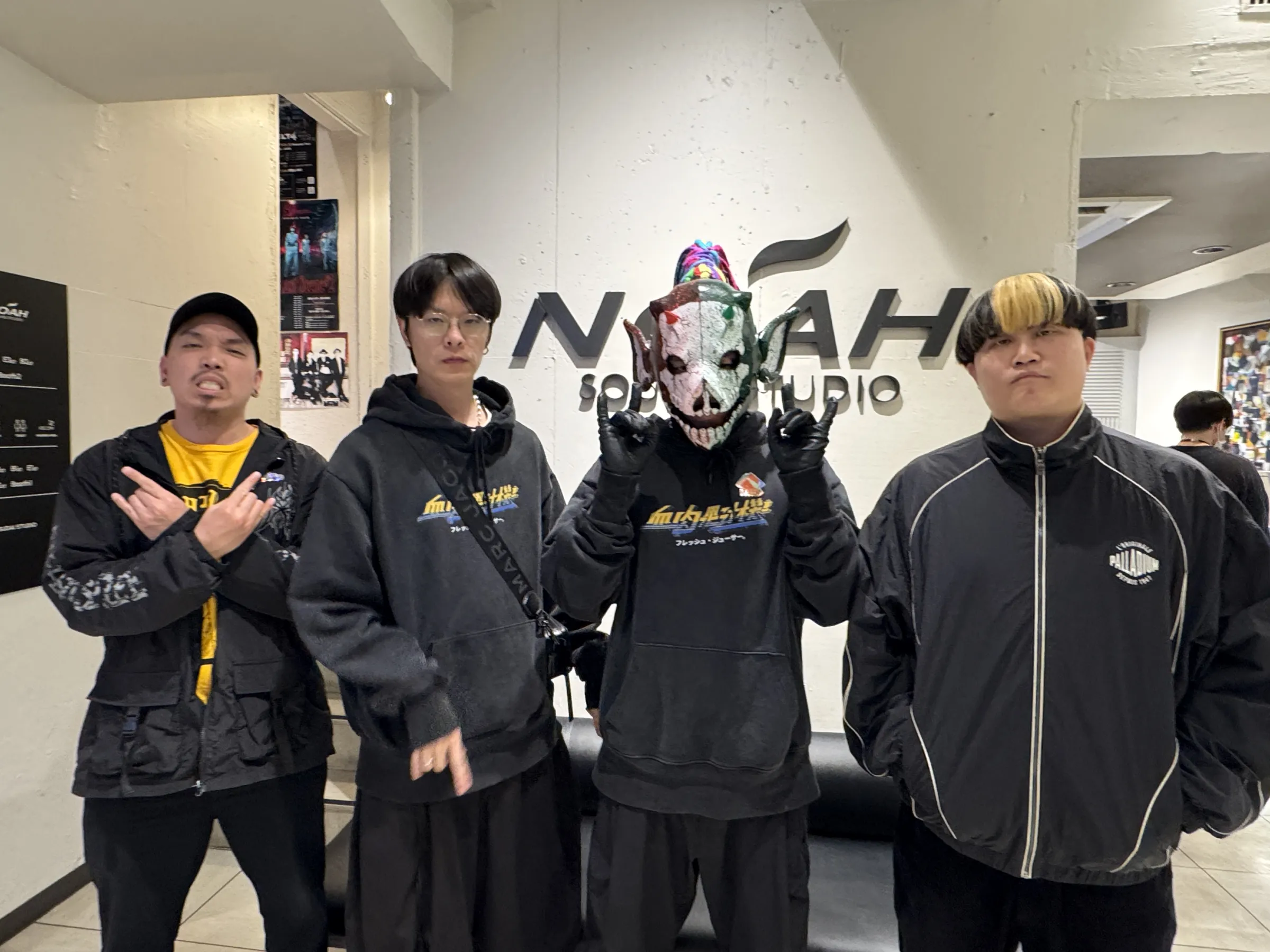 台湾の特色を世界へ示すFlesh Juicerが日本ツアーの独占取材で国内市場の飽和と若手への苦言を呈し、今後は国際舞台進出へ全力を注ぐと宣言した。黃信維