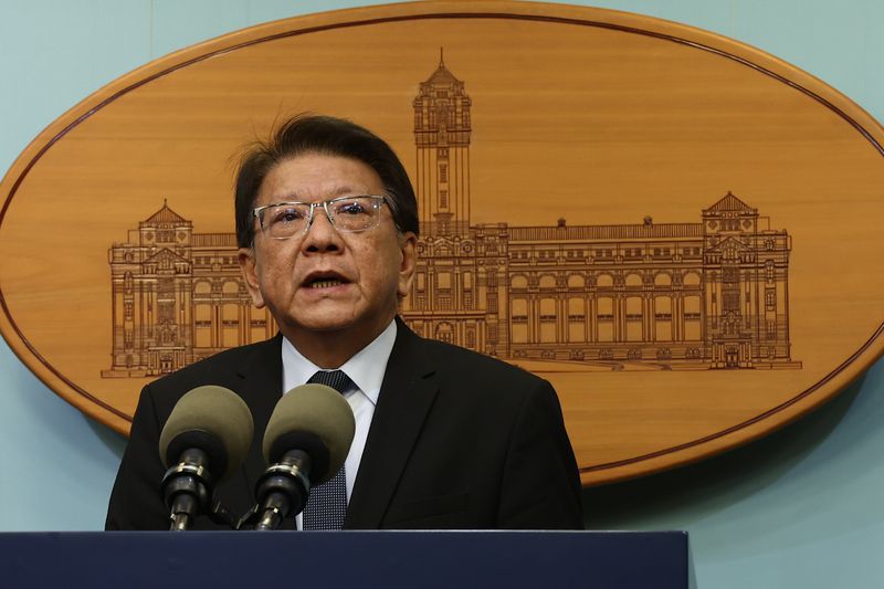 府：賴總統出訪遭中國干擾暫緩（2） 總統賴清德原預計22日直飛訪問非洲友邦史瓦帝尼王國，總統府秘書長潘孟安（圖）21日晚間於記者會表示，出訪行程確定因中國干預而緊急延緩，中華民國政府強力譴責北京當局做法，也再次強調，台灣有權利走向世界，世界也需要台灣的貢獻。中央社記者王騰毅攝115年4月21日