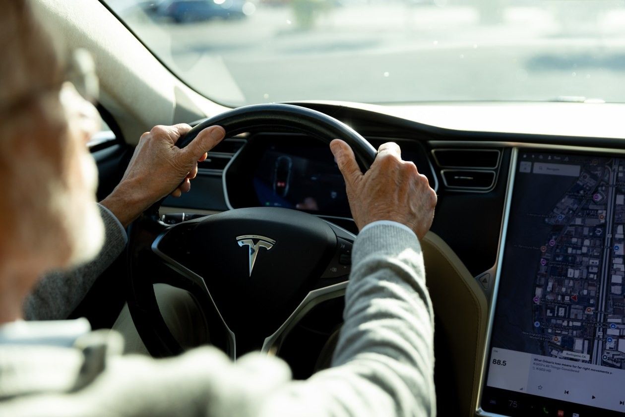 洛薩維奧是一起針對特斯拉的集體訴訟的首席原告。（圖片來源：華爾街日報）