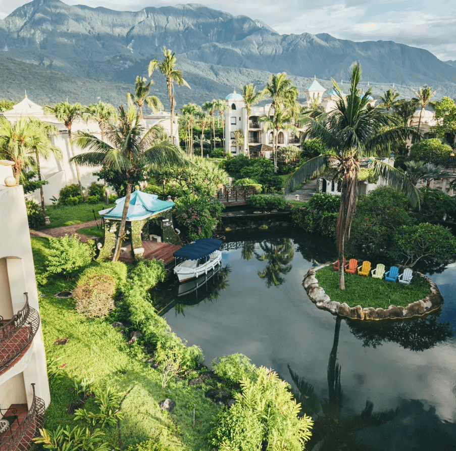 No.2 理想大地渡假飯店（圖／取自FB／花蓮理想大地渡假飯店Promisedland Resort & Lagoon）