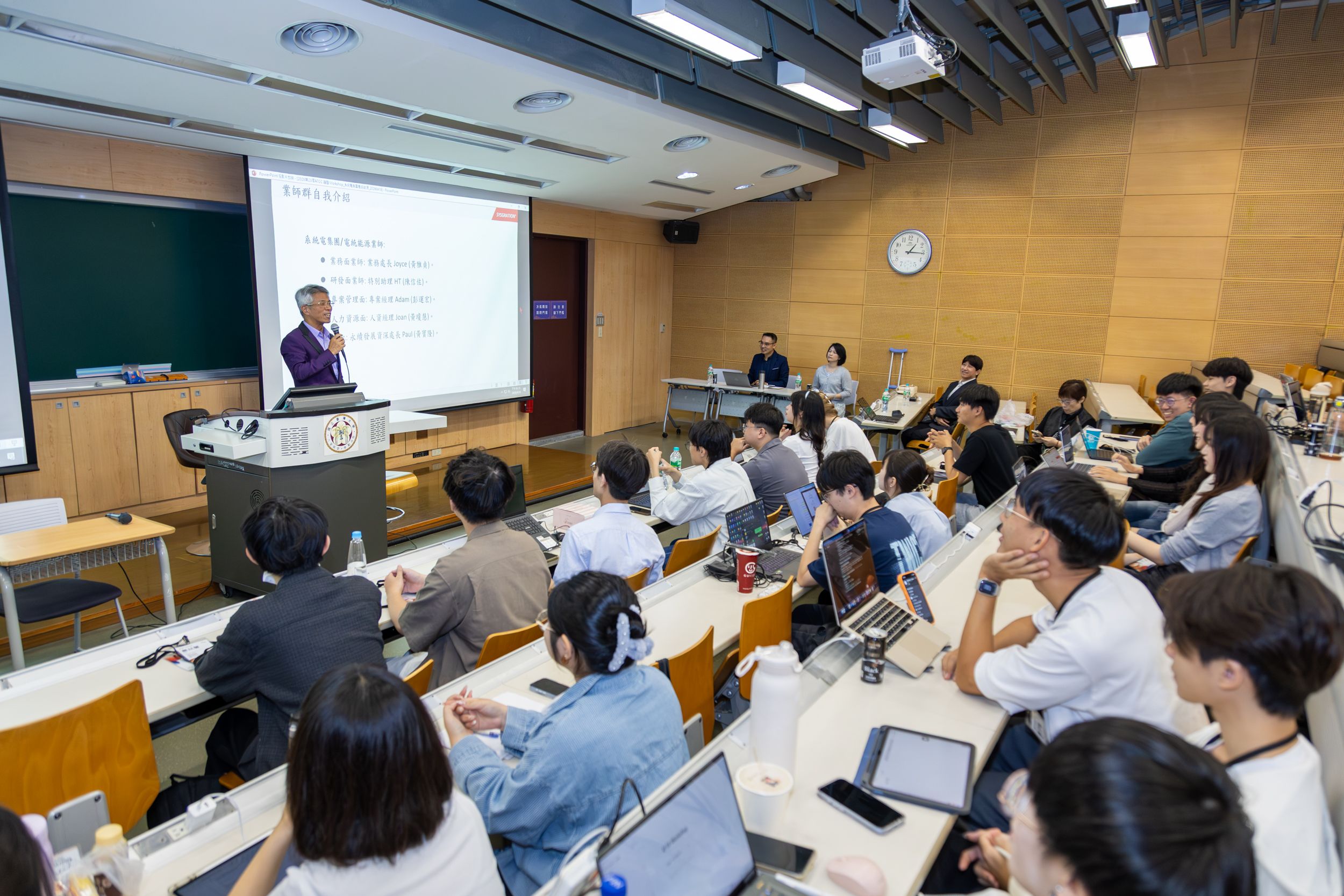 系統電/電統能源組 Workshop 謝總經理介紹公司營運概況。圖／ATCC提供