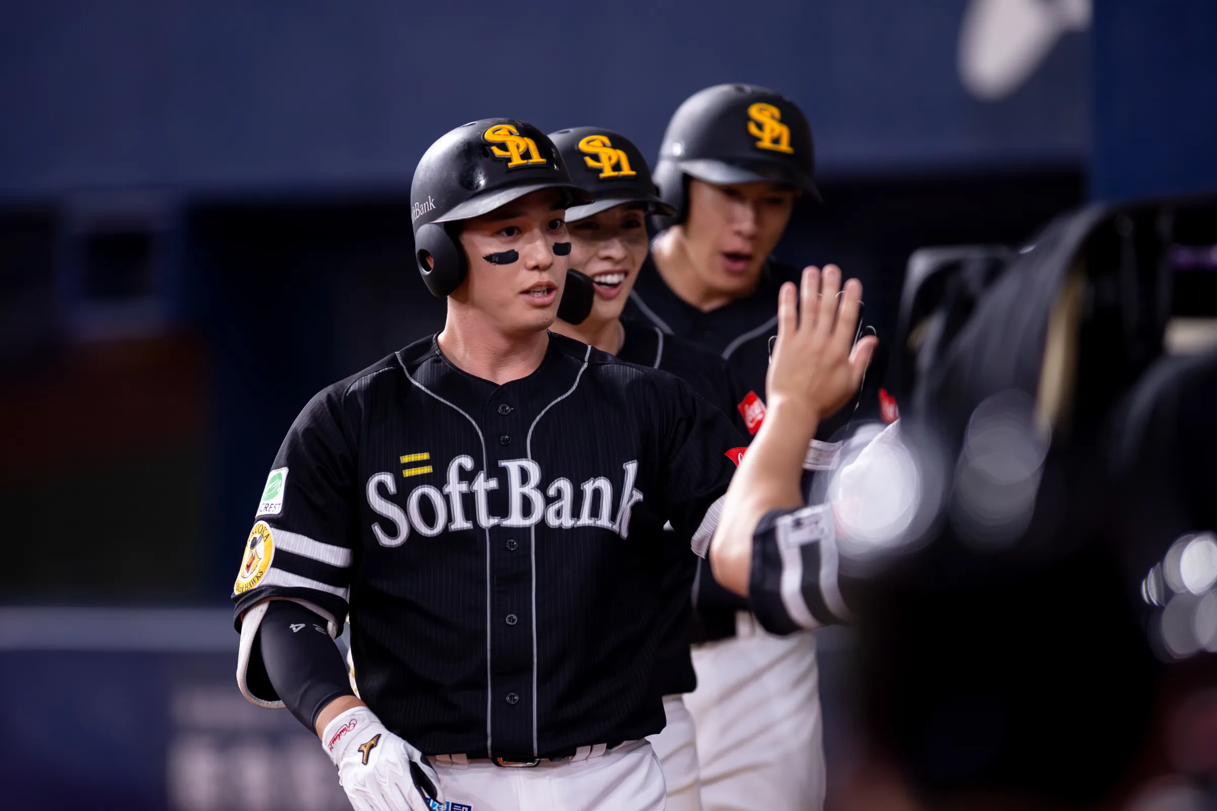 栗原陵矢が左翼席へ3ラン。（写真／丁勤紜撮影）