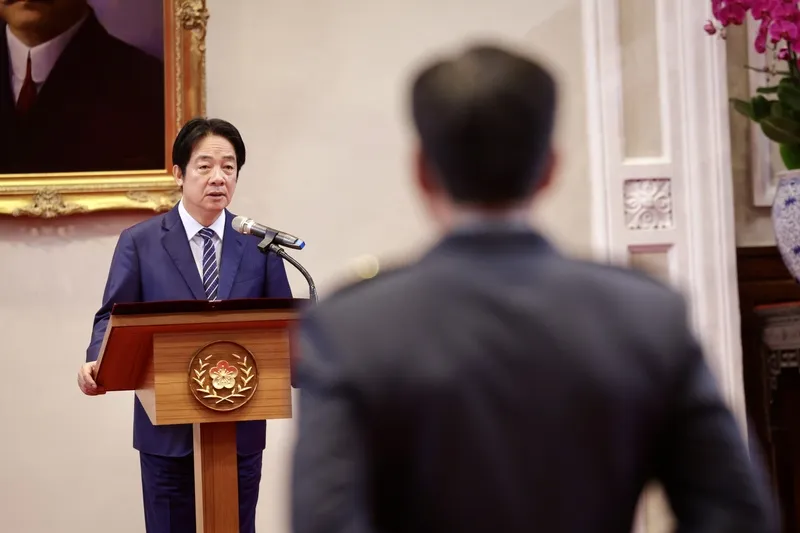 賴總統盼立院支持不打折國防預算 總統賴清德（圖）29日在總統府主持115年5月份將官晉任授階典禮並致詞表示，行政院提出為期8年新台幣1.25兆元的國防特別預算，是能夠全方位提升國防能力的關鍵計畫，期待立法院支持政府完整規劃，讓特別預算不打折、國家安全更強化。中央社記者裴禛攝115年4月29日