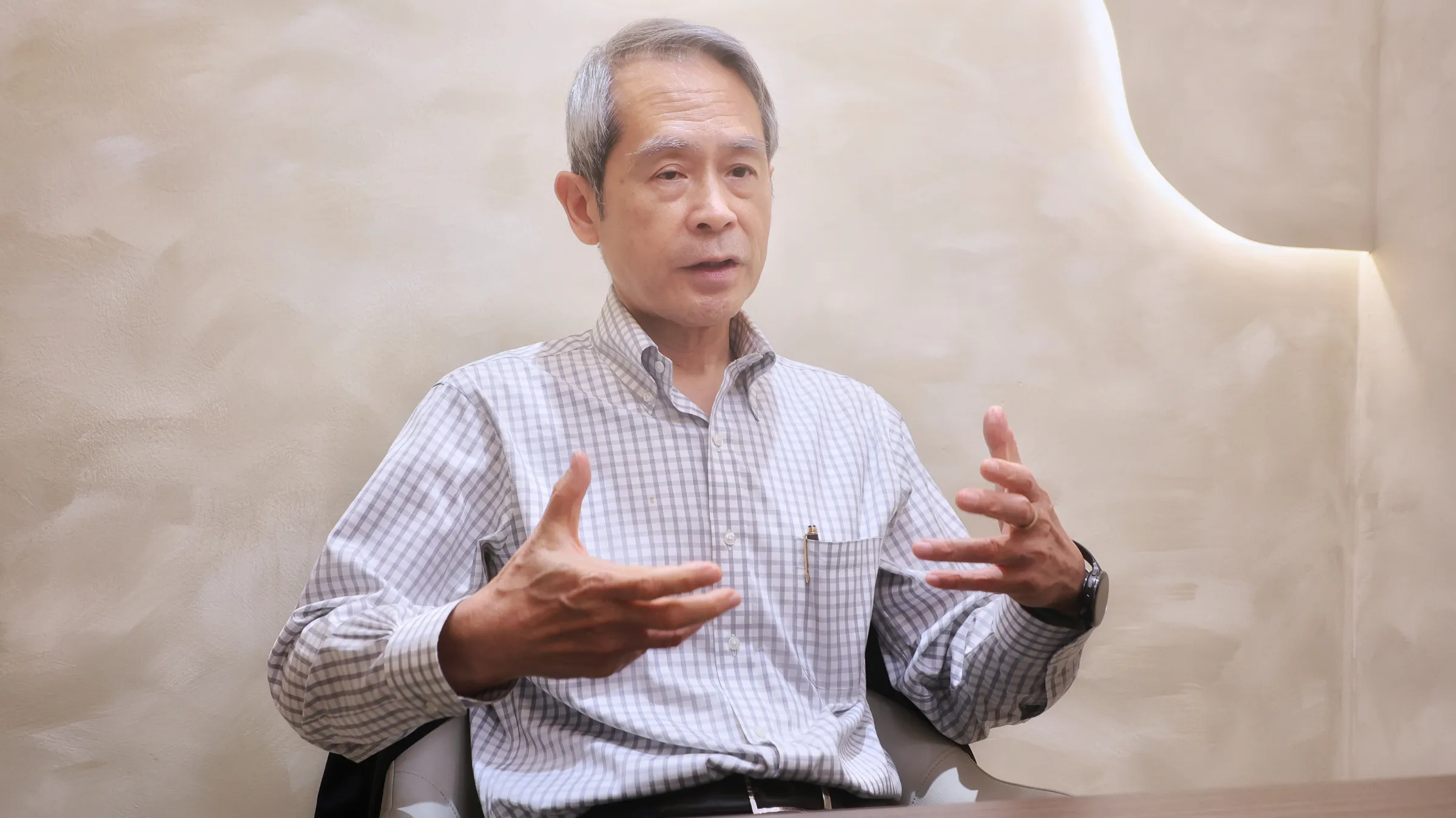 曾文毅指出腦部退化並非不可逆,近年神經科學研究顯示,無論是認知功能,或甚至腦部結構,都存在一定程度的可逆性。(攝影:柯承惠)