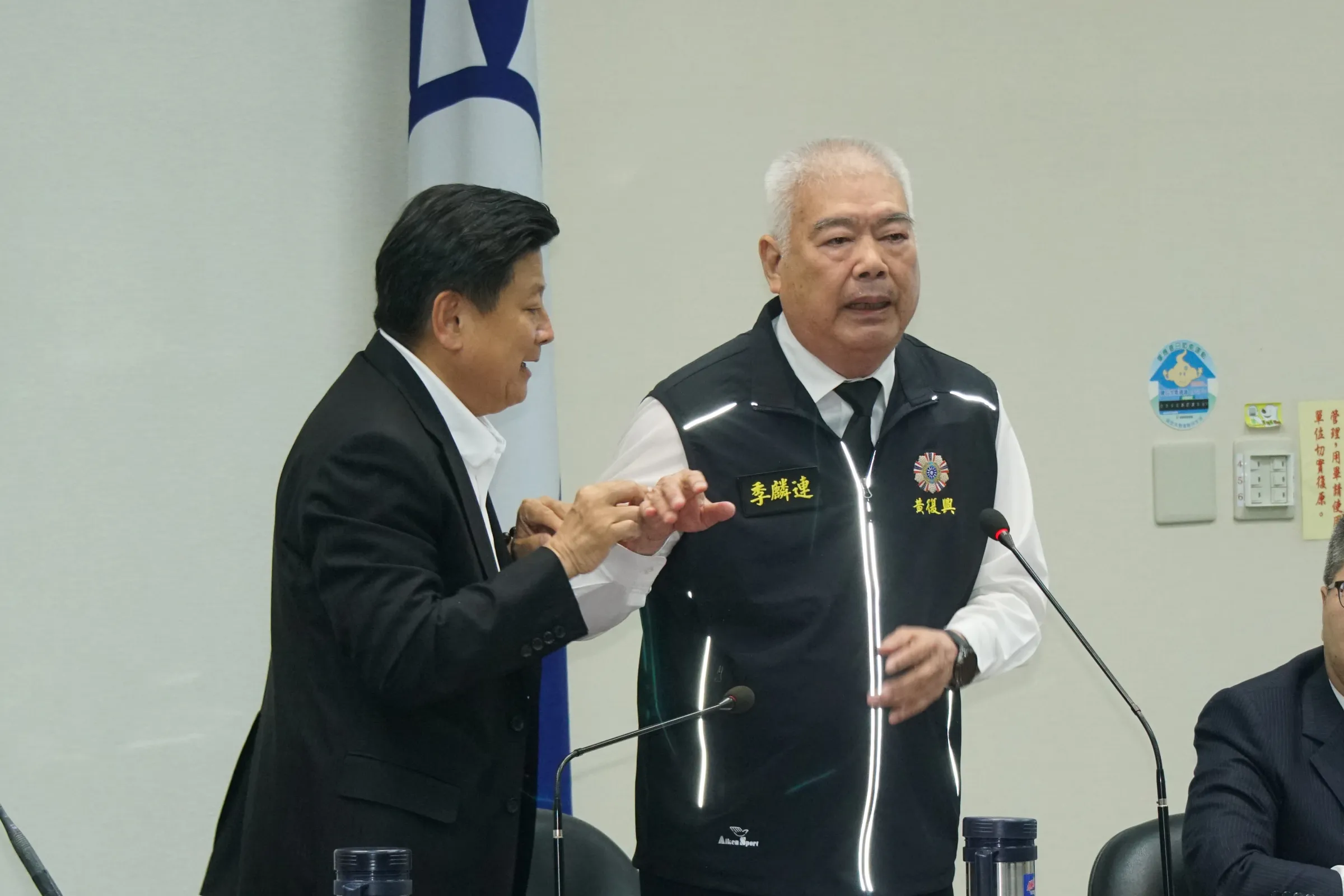 20260429-国民党が29日に中央常務委員会を開催。写真は発言する副主席の季麟連氏（右）。（蔡親傑撮影）