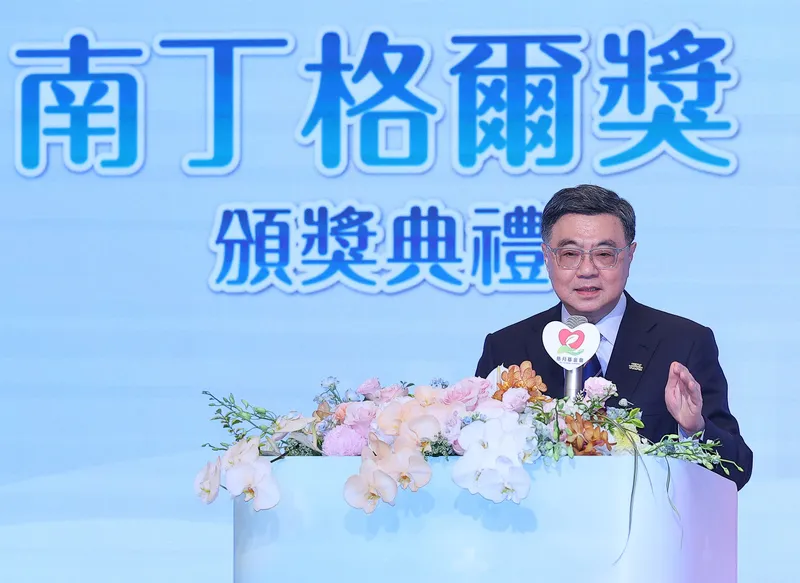 卓榮泰出席南丁格爾獎頒獎典禮（1） 慈月基金會第15屆南丁格爾獎頒獎典禮2日下午在台北舉行，行政院長卓榮泰（圖）應邀出席，致詞時感謝護理人員辛勞與奉獻。中央社記者謝佳璋攝115年5月2日