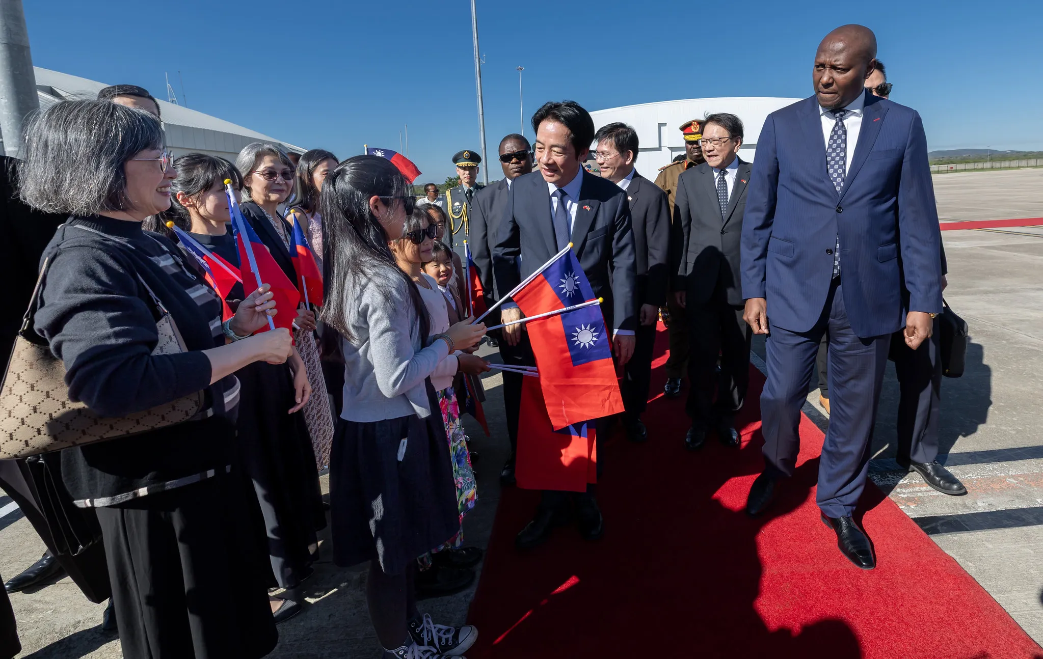 20260502-總統賴清德宣布出訪行程暫緩一周後，2日驚奇現身台灣於非洲僅存唯一友邦史瓦帝尼。（總統府提供）