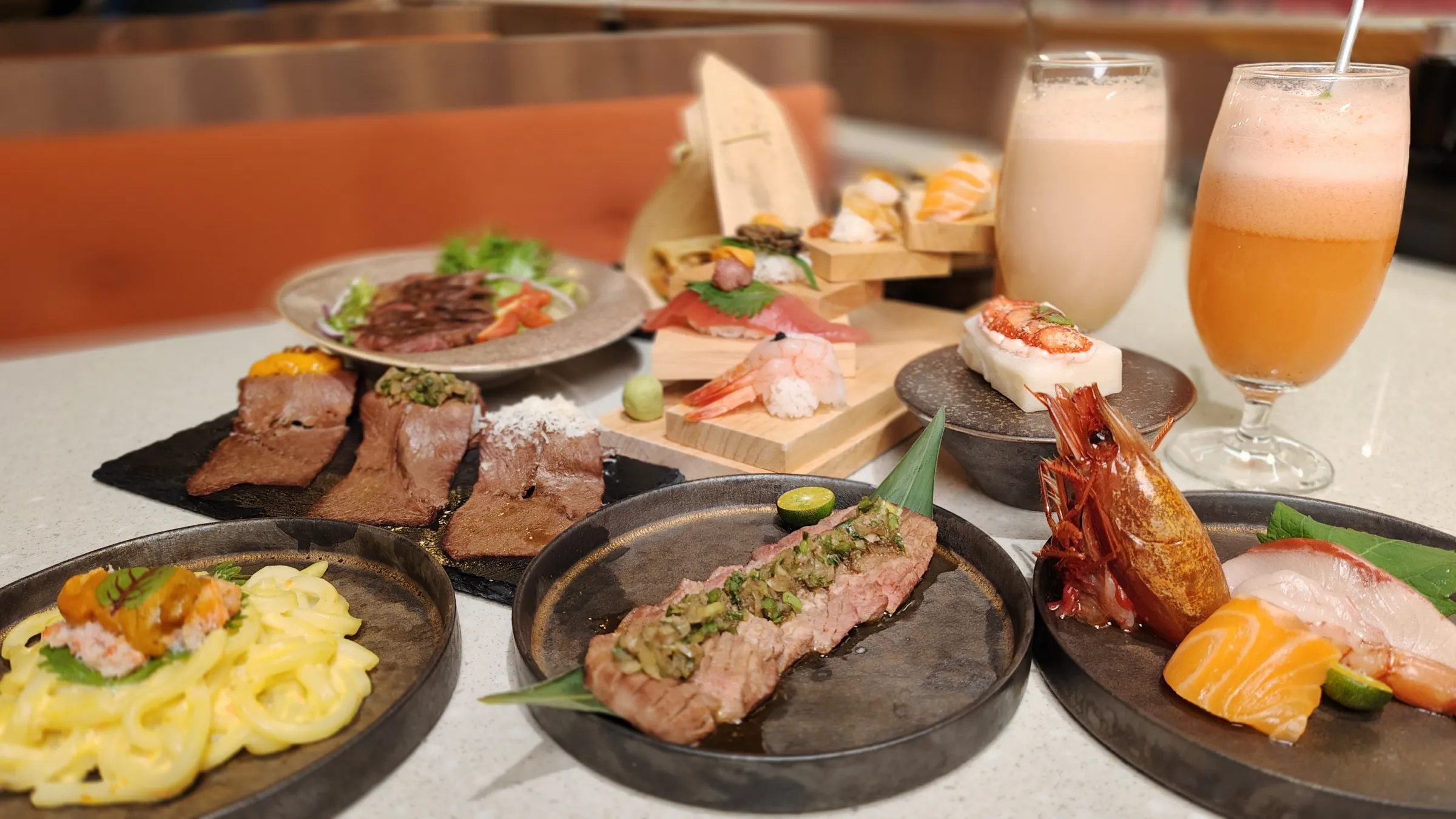 「樂敘」主打產地直送與限量食材，結合台灣在地與國際海味，包括龜山島胭脂蝦、北海道干貝、日本和牛與現流海膽等。（圖/徐炳文攝）