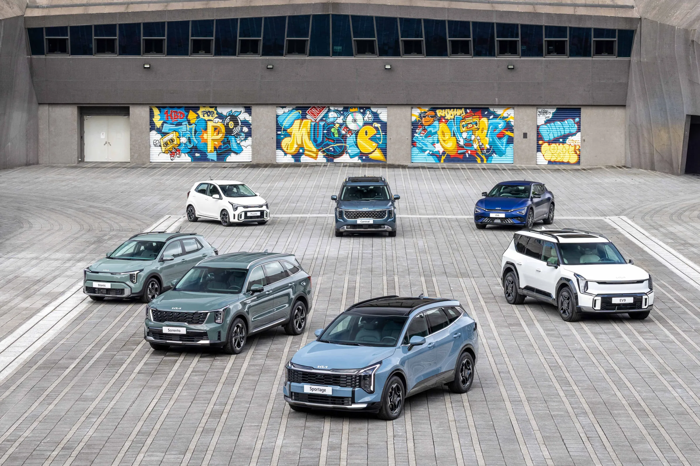 20260506-Kia旗下車款相當多元，台灣森那美起亞行銷副總經理李家易也預估今年品牌整體掛牌數可以成長至1.1萬輛。（台灣森那美起亞提供）