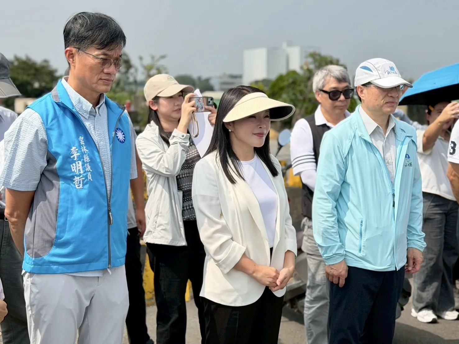 張嘉郡邀集水利署長林元鵬、雲林縣議員李明哲及地方民代進行會勘。（圖／立法委員張嘉郡辦公室提供）
