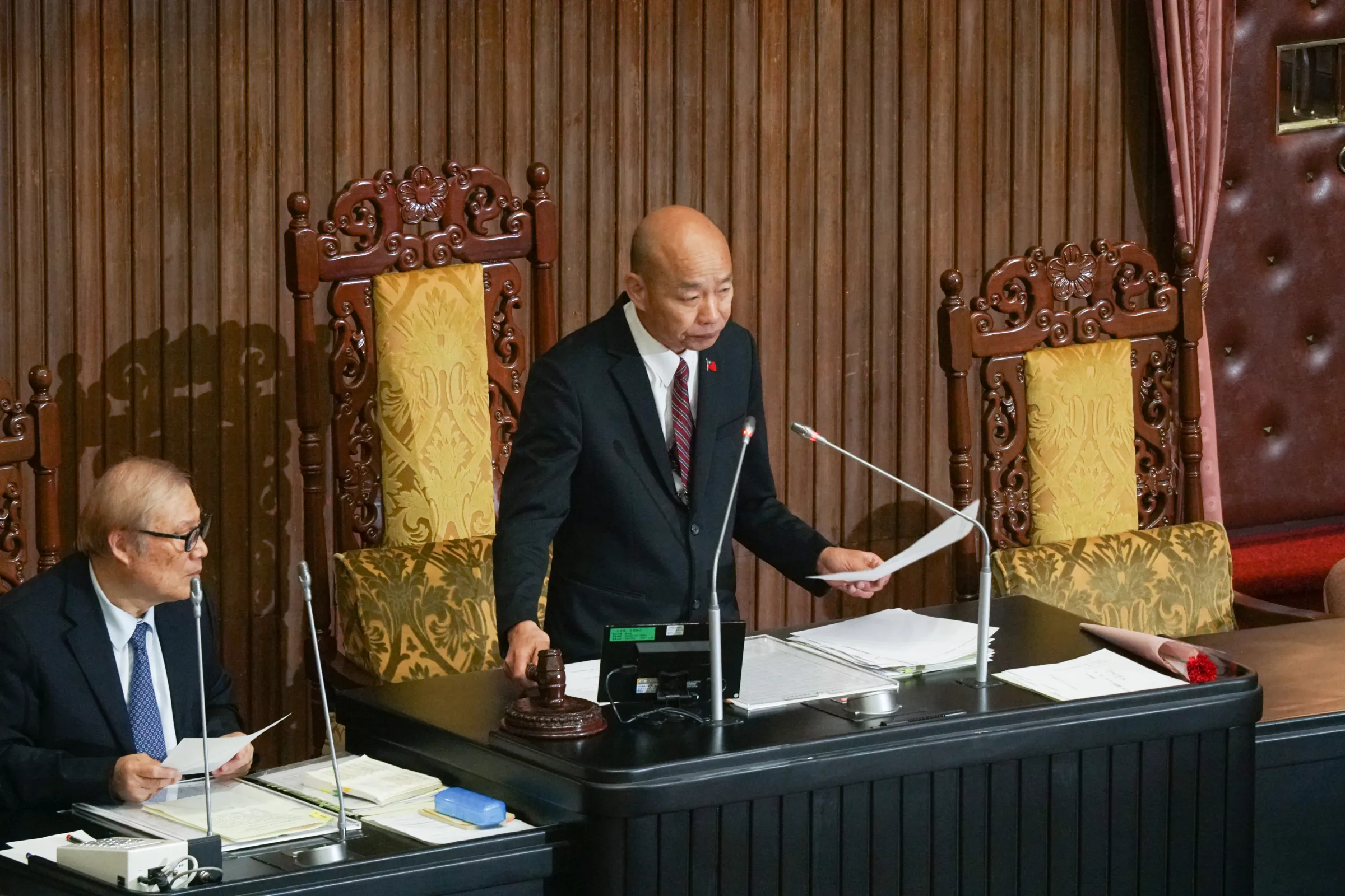 20260508-立法院醫療法12條與102條之一修正三讀，立法院長韓國瑜敲下議事槌。(蔡親傑攝)