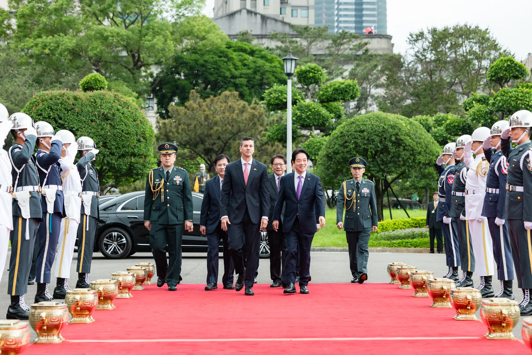 20260508-總統賴清德8日上午主持軍禮歡迎巴拉圭總統貝尼亞。（總統府提供）