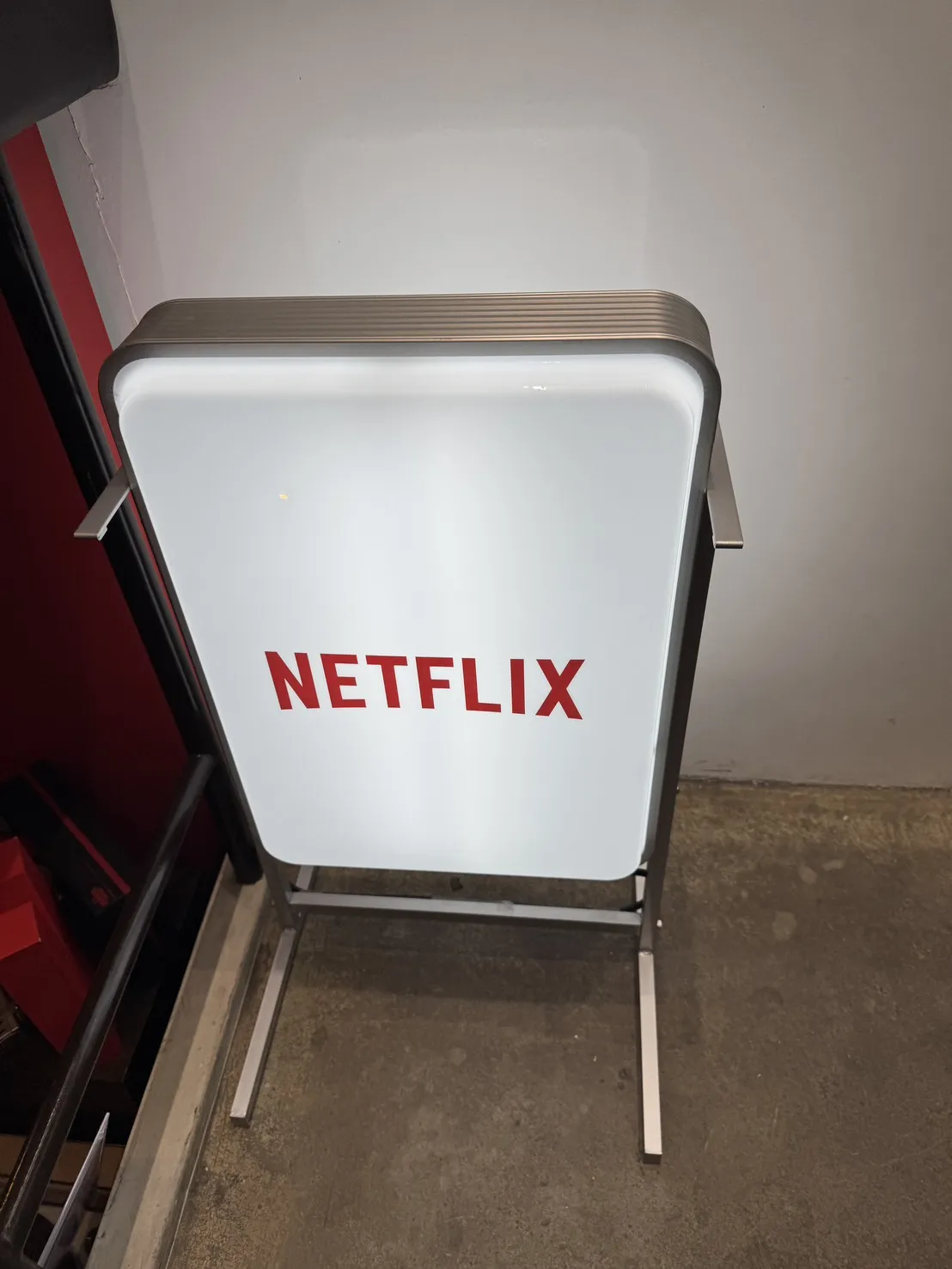 Netflixが原宿でGW限定ポップアップを開催し人気作品の限定グッズを販売中で、会期終了まで残り2日となっている。（写真/黃信維撮影）