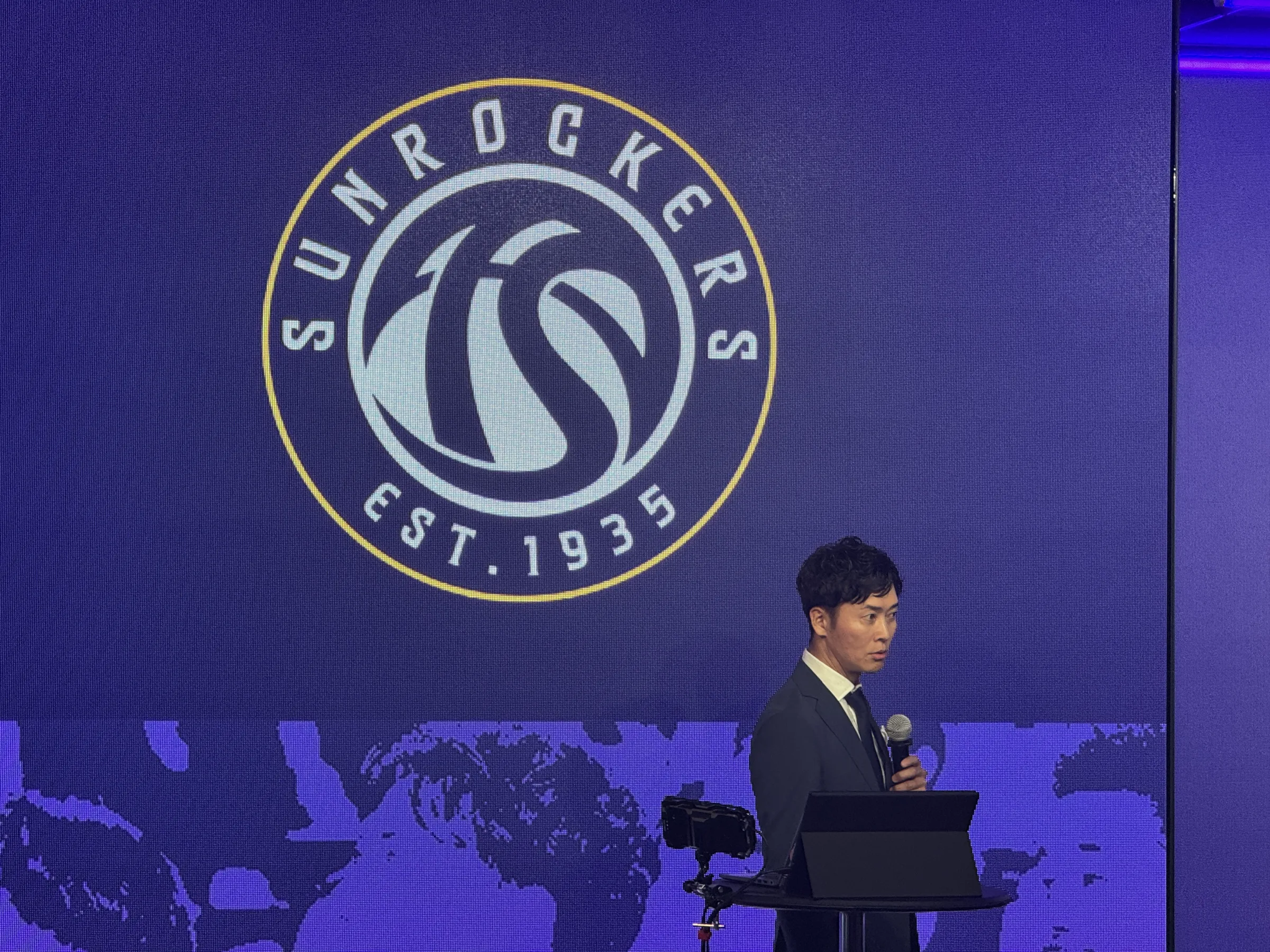 サンロッカーズ渋谷が2026-27シーズンより「東京サンロッカーズ」へ名称変更し、本拠地を江東区に移転するとともにクラブロゴやメインカラーを刷新する。黃信維