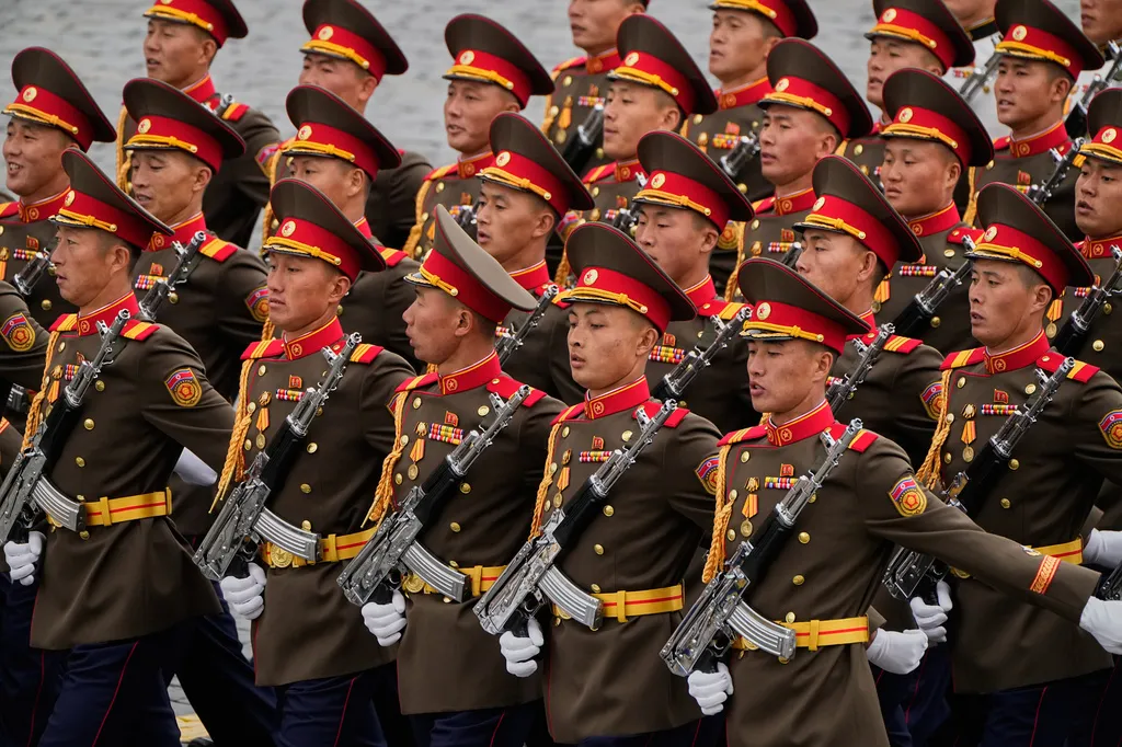 北韓人民軍參與2026年俄羅斯勝利日閱兵。（美聯社）