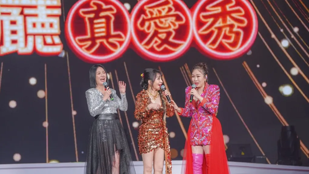 張秀卿、王彩樺與苗可麗 一路從歌聲、舞姿到嘴上功夫全面較勁，甚至現場爭奪「女王」寶座。（圖/高流提供）