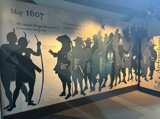 回到1607年的時空環境，英國殖民者首度遭遇北美原住民，雙方矛盾本就難以避免。（作者提供）