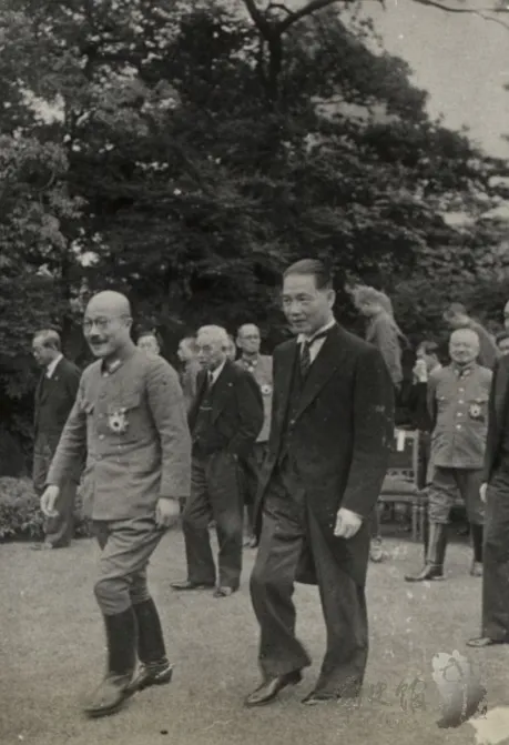1942年12月15日，國民黨元老汪精衛訪問日本拜會時任總理的東條英機。（作者提供/國史館）