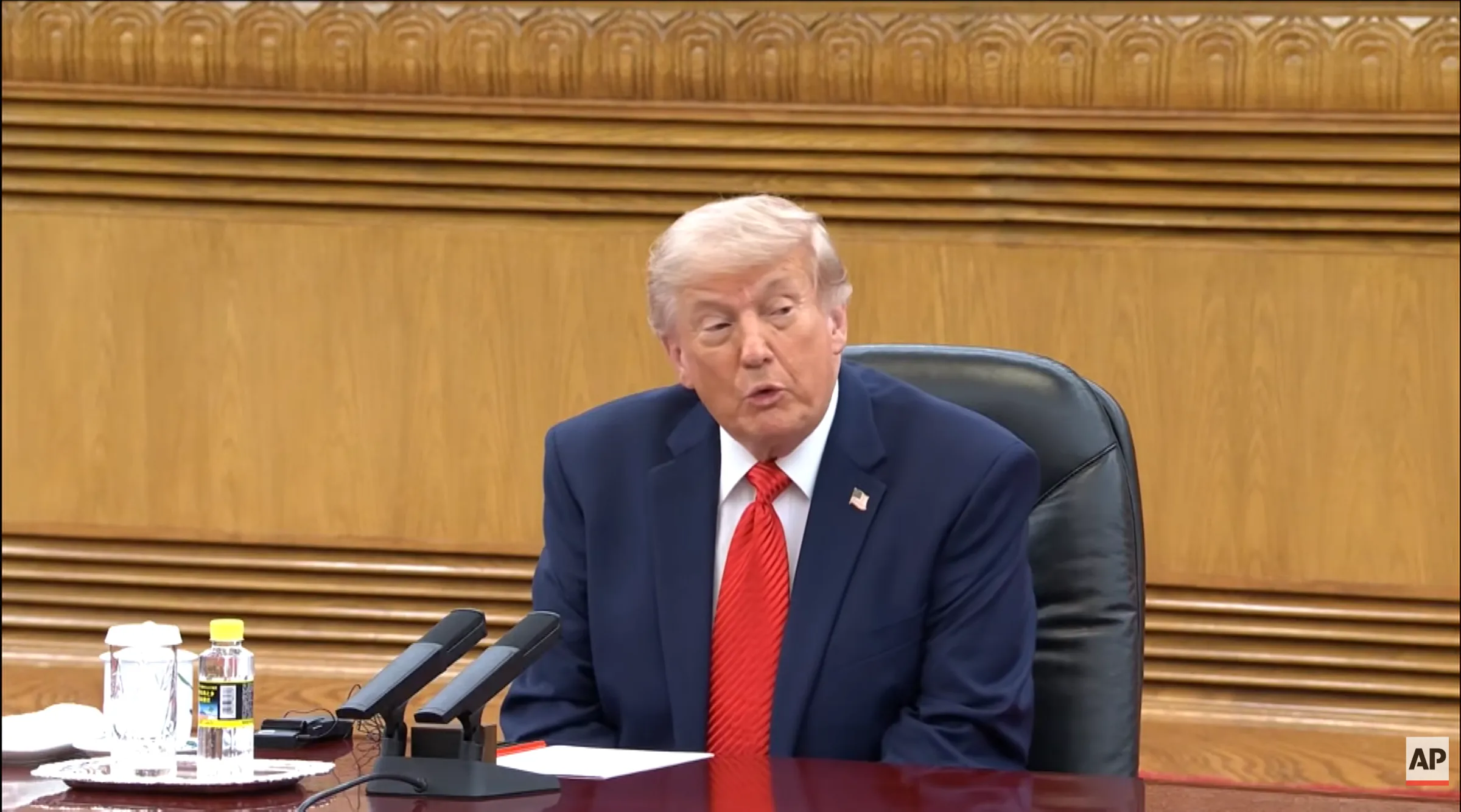 演説で習近平氏を「偉大な指導者」と再び称賛したトランプ氏。「多くの人が私がそう言うのを好まないが、事実だから言うのだ」と語った。（AP）