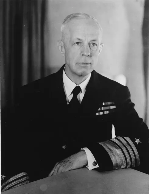 1937年顏露爾以亞洲艦隊司令身份造訪上海，此刻的他已認定日本為美國海軍的頭號大敵。(作者提供)
