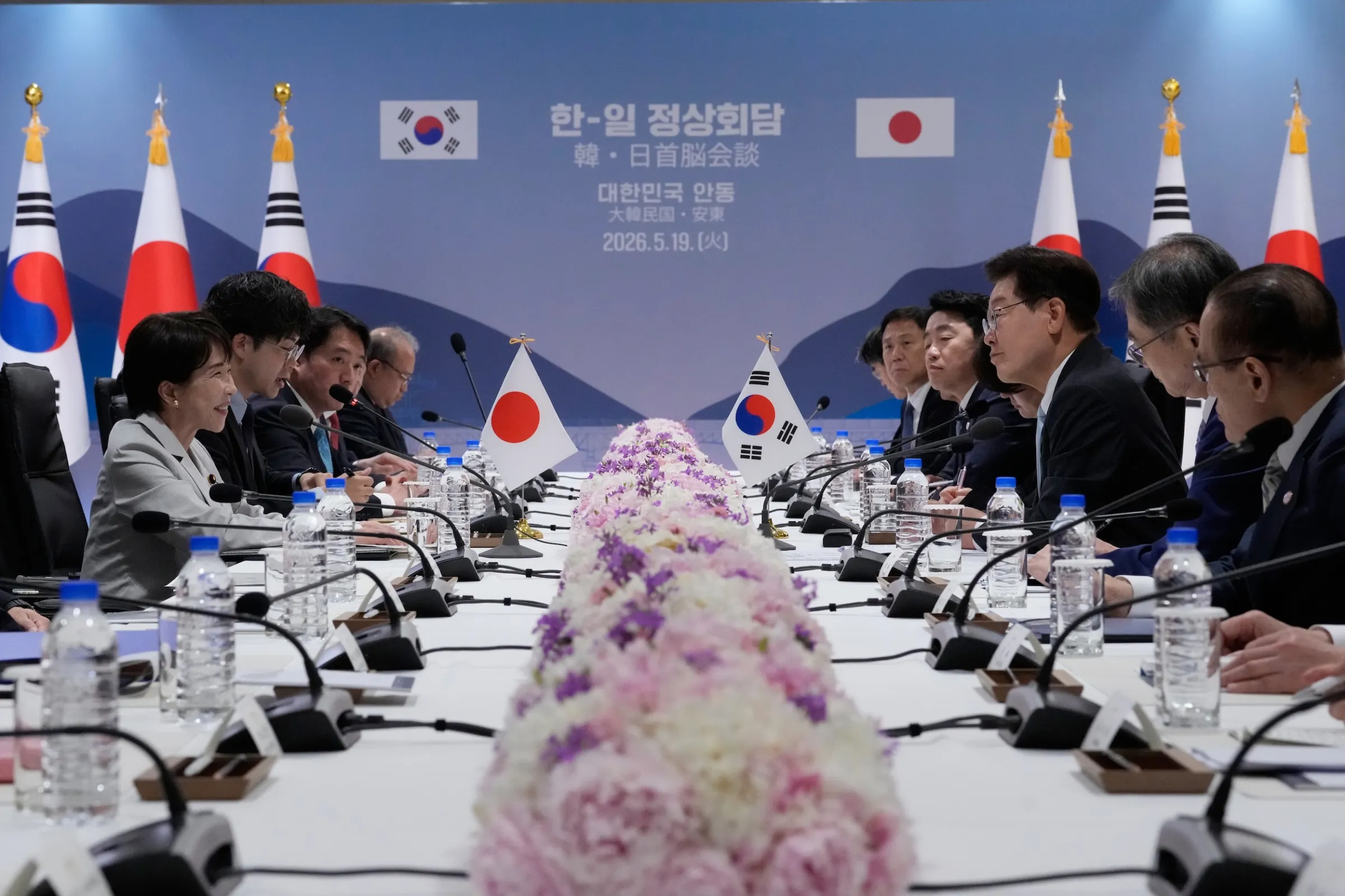 2026年5月19日，日本首相高市早苗與韓國總統李在明舉行雙邊會議。（美聯社）