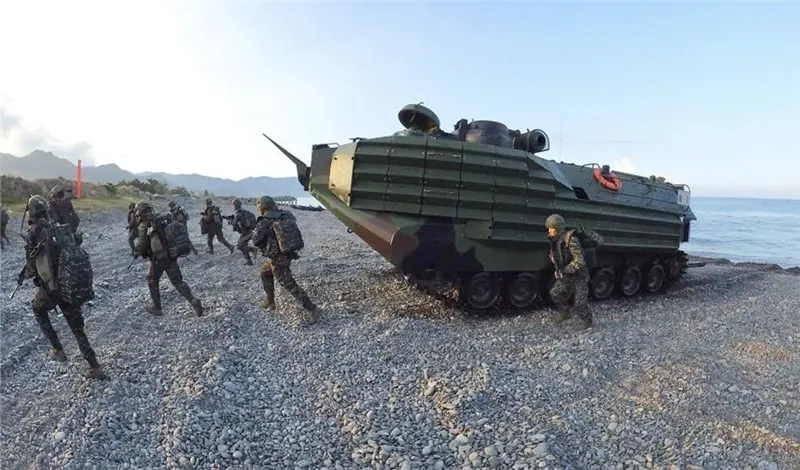 台海防衛的長年重點之一，就是防範共軍以兩棲作戰方式登陸台灣，圖為我陸戰隊的登陸演訓。（中華民國海軍官網）