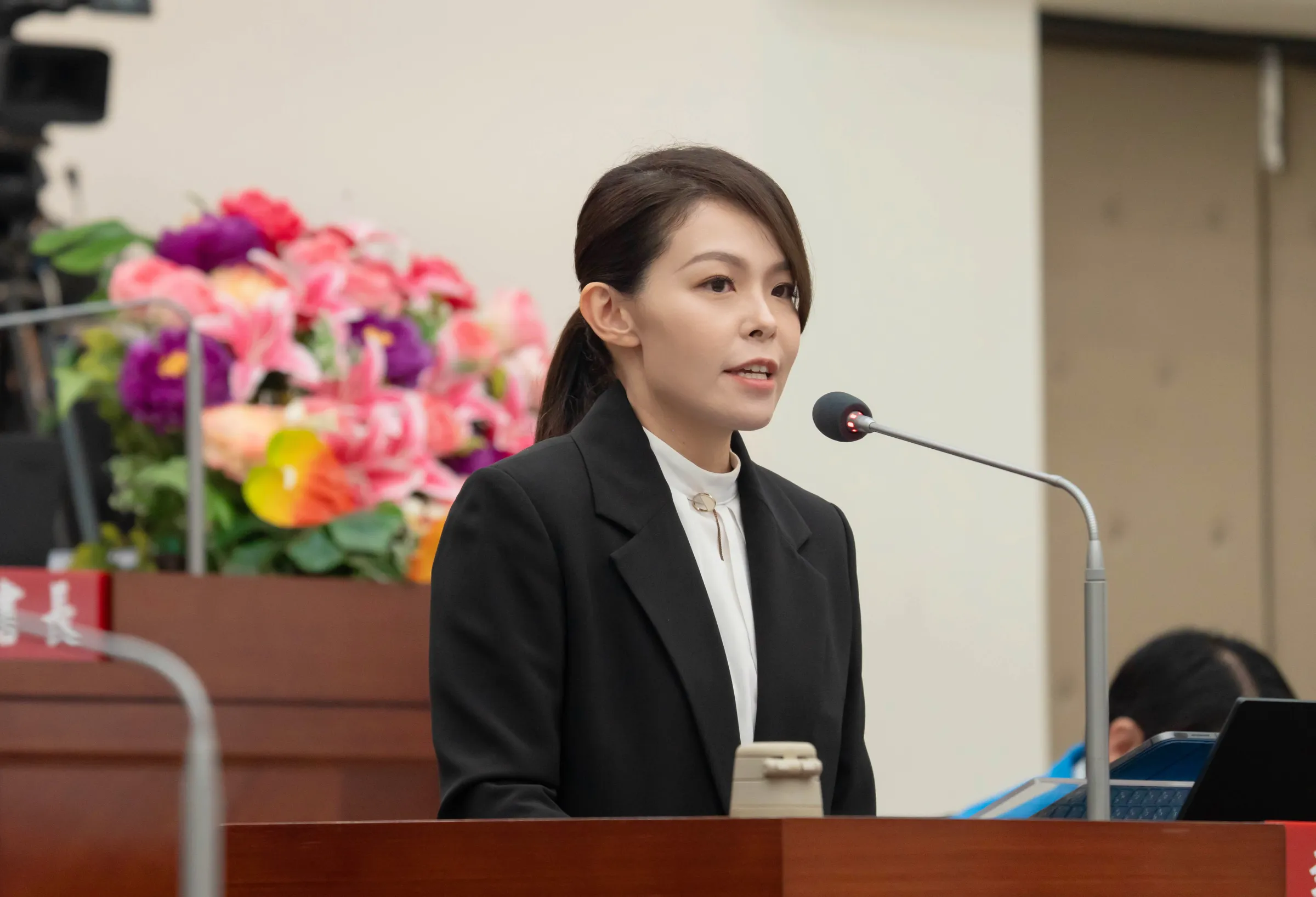 新竹市長高虹安表示，市府團隊將持續傾聽民意、精進施政，打造更永續、智慧與友善的「安居科技城」。（圖／新竹市政府提供）