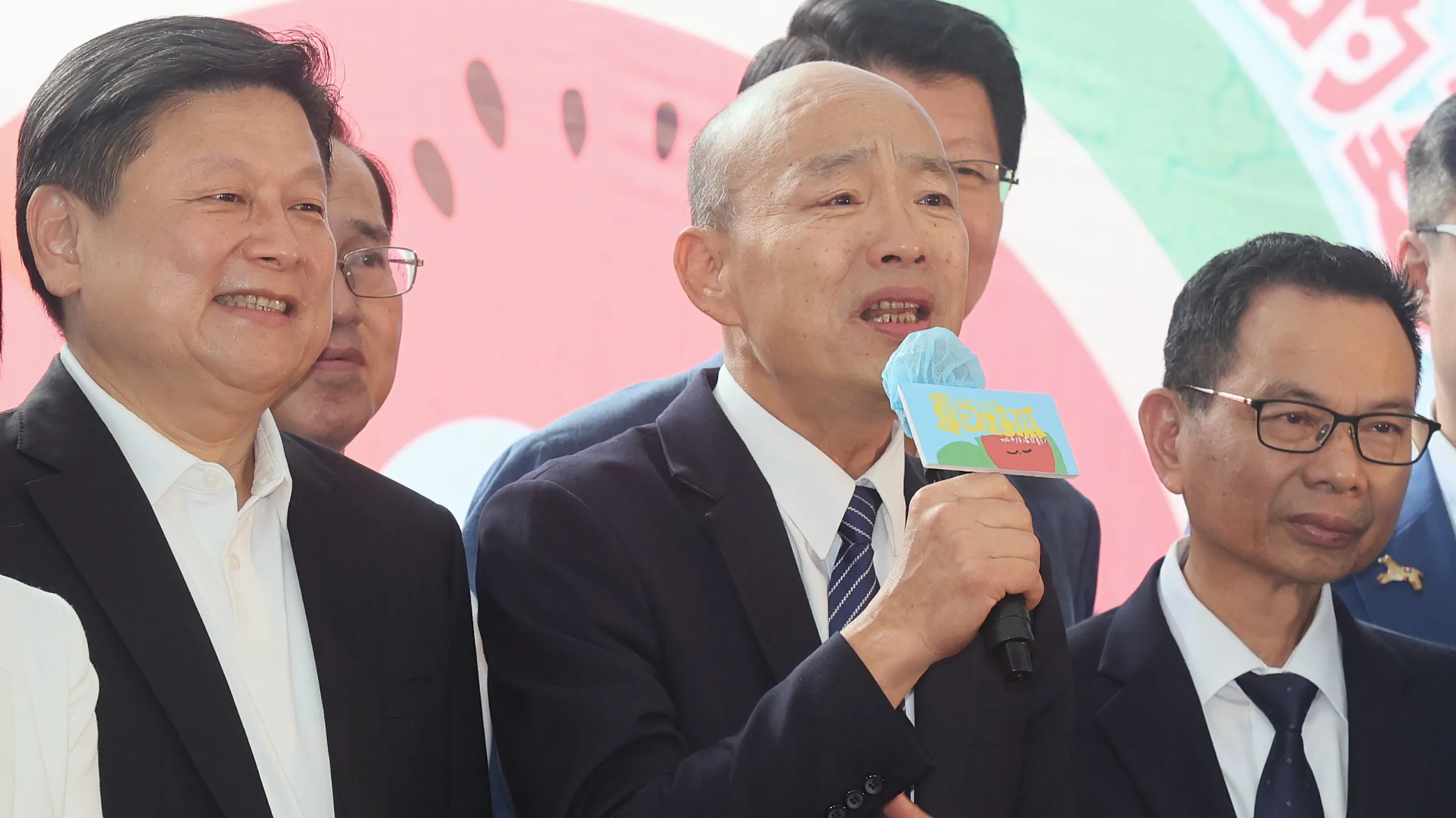 20260522-立法院長韓國瑜（中）、 立委傅崐萁（左）22 日出席「2026花蓮大西瓜節記者會。（柯承惠攝）