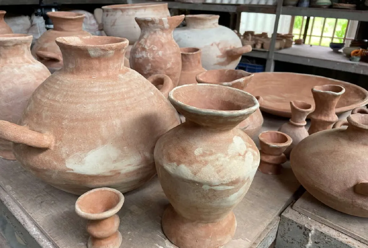 仿文獻紀錄製作的傳統阿美族陶器。（取自花蓮縣政府文化局）