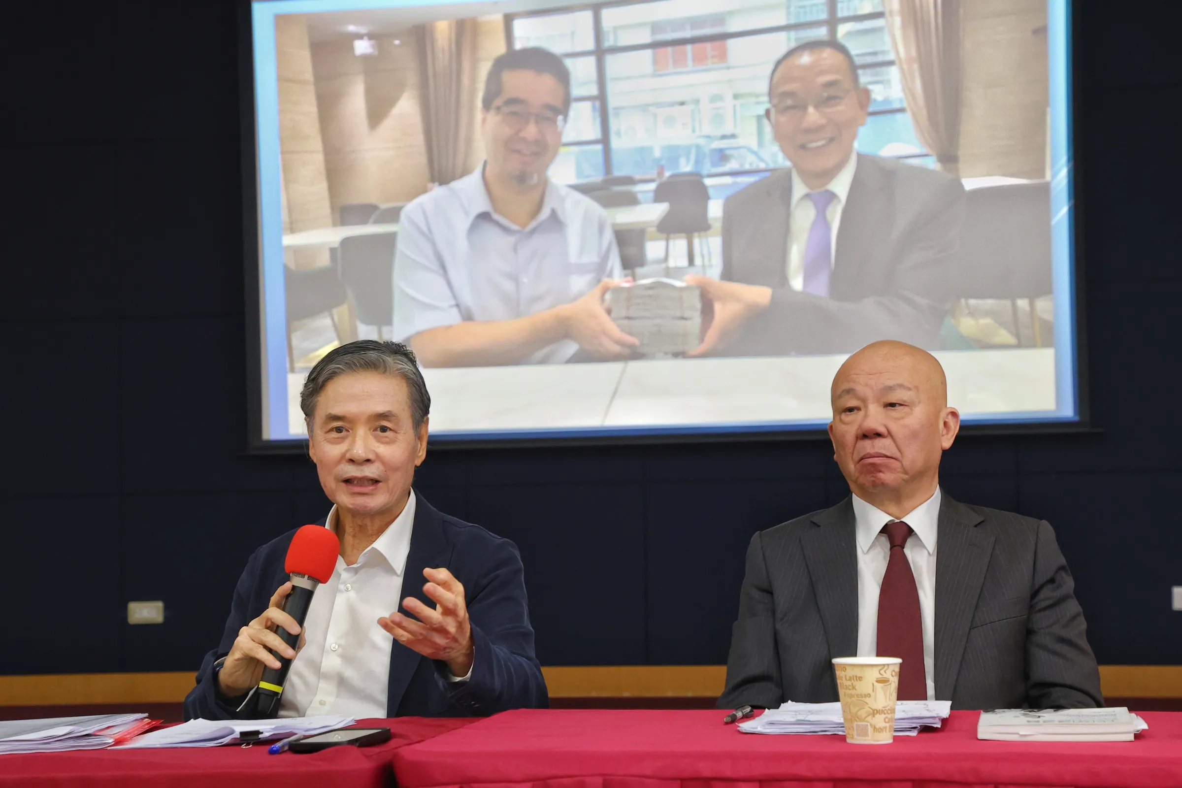 20260525-前國安會秘書長金溥聰（左）、馬英九基金會顧問廖繼斌（右）25日出席馬英九基金會記者會。（顏麟宇攝）
