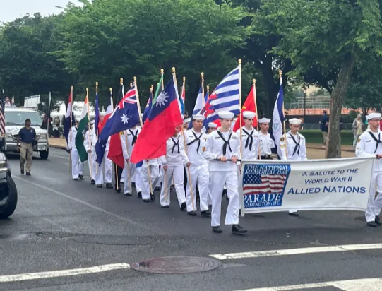 今年的「二戰盟國旗隊」，是由海軍預備軍官負責擔任，中華民國國旗走在列隊的最前方。