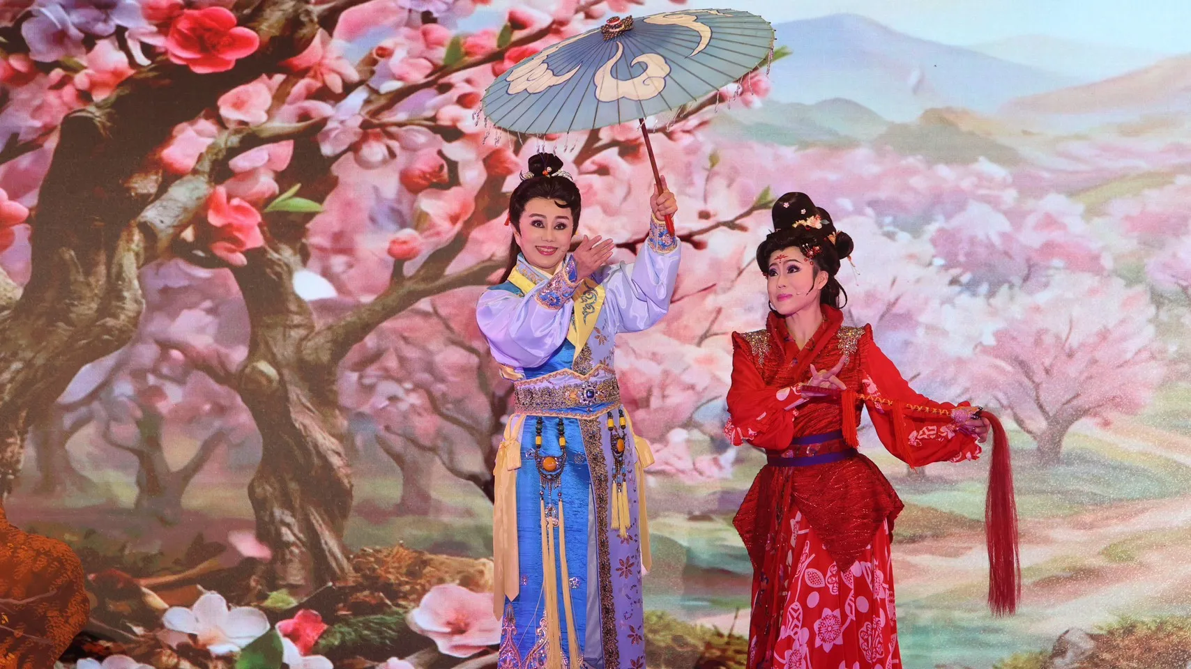 明華園戲劇總團《李靖斬龍》取材自民間傳說與神話故事，由歌仔戲無敵小生孫翠鳳精采演出。(圖/新北市文化局)