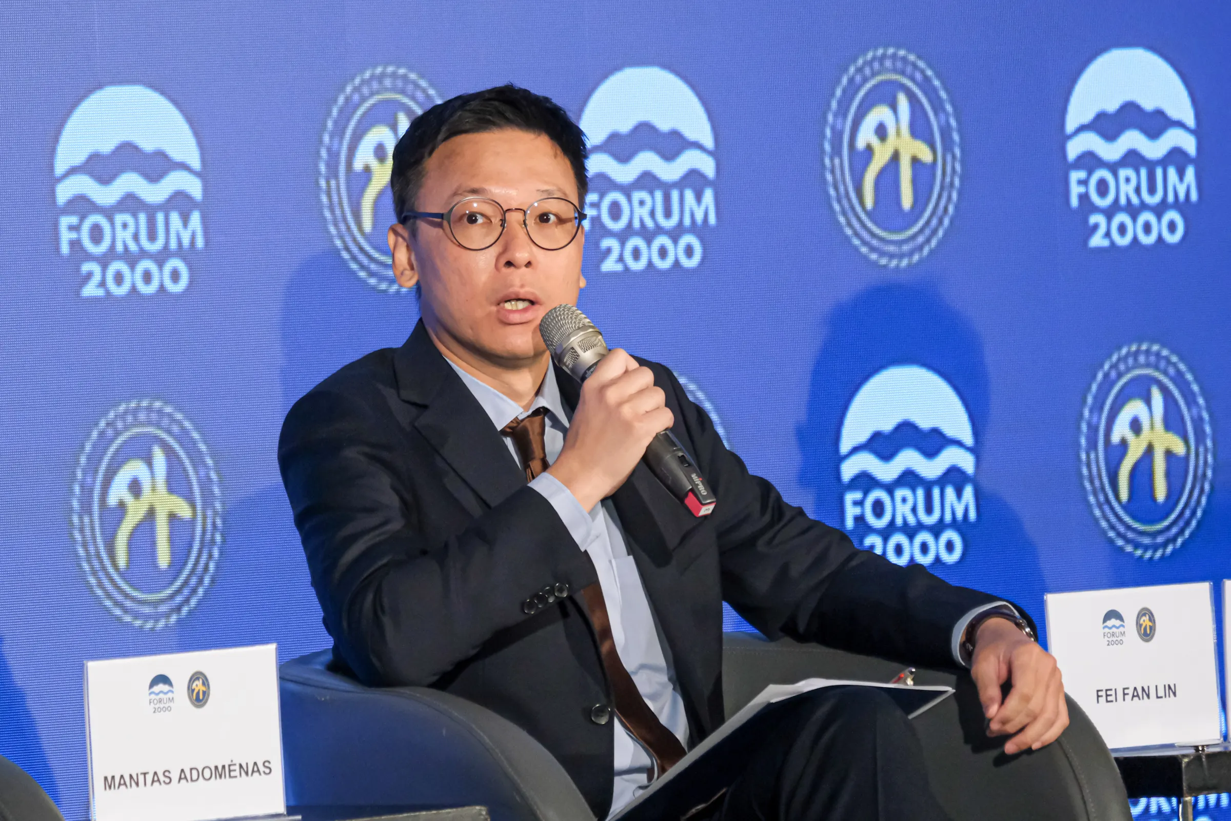20260527-中華民國國家安全會議副秘書長林飛帆27日赴台北喜來登大飯店出席「公元兩千論壇：民主合作論壇」。（劉偉宏攝）