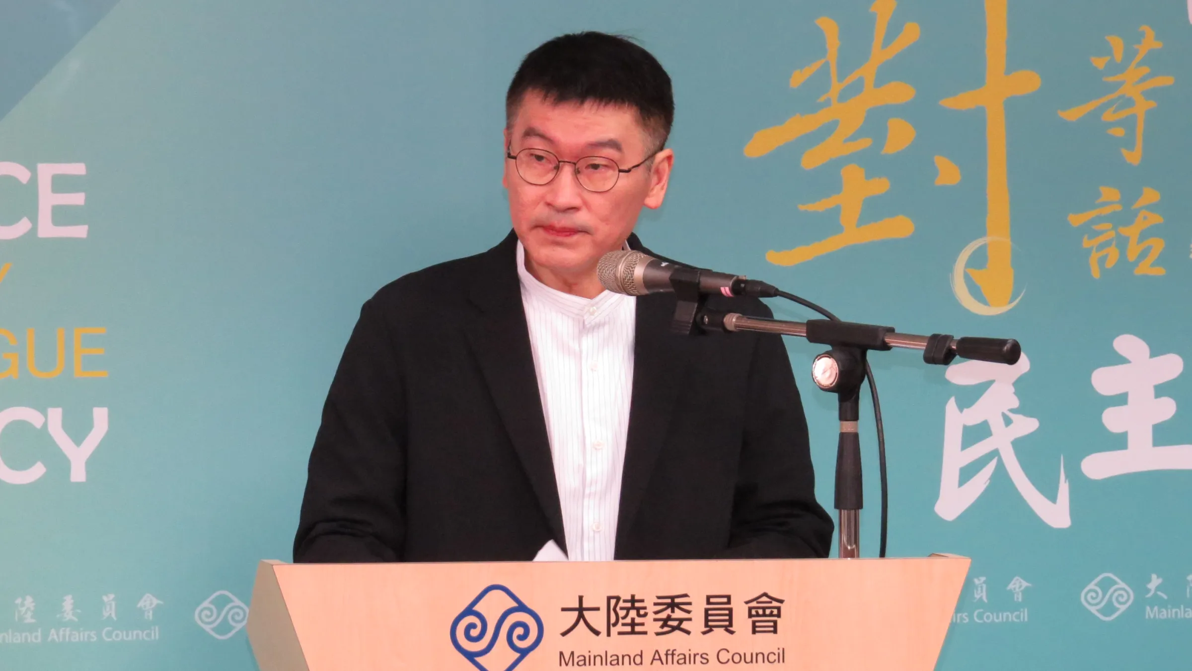 陸委會副主委梁文傑主持5月28日例行記者會。（楊騰凱攝）