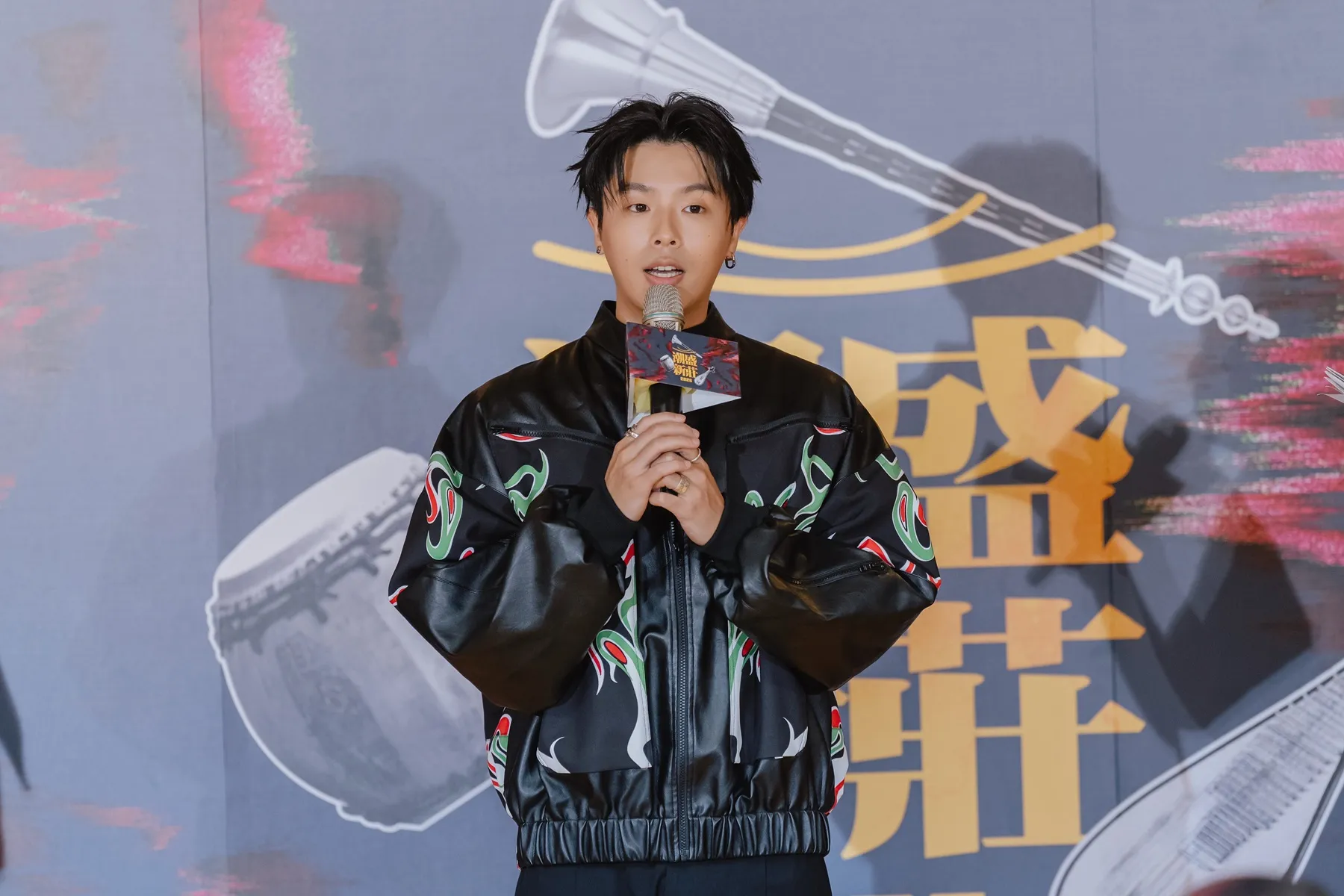 HowZ為活動創作全新單曲《三步贊》，以新莊地藏庵官將首文化為核心，重新詮釋傳統信仰文化。（圖/新北市政府文化局）